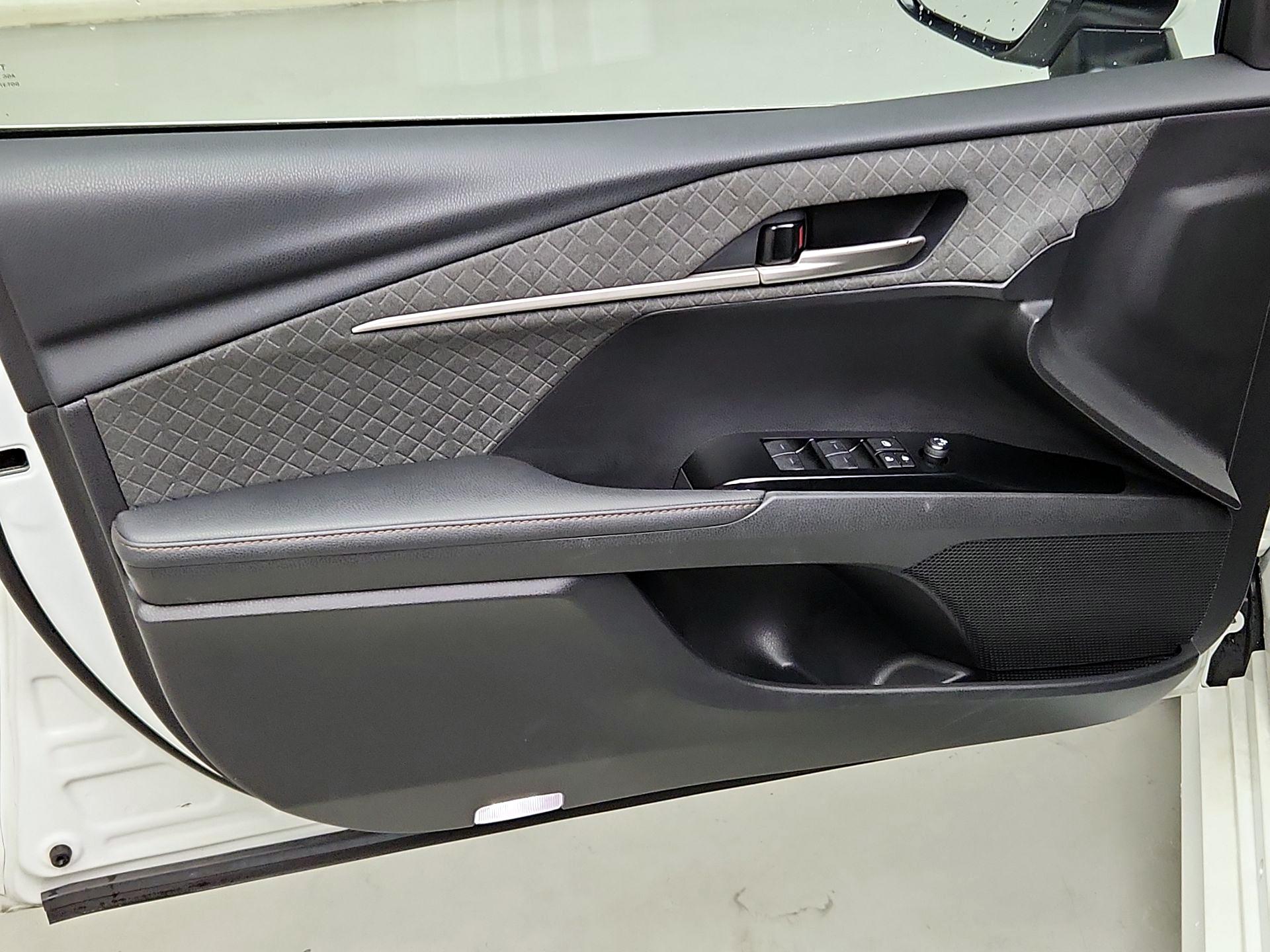 Thumbnail: 2025 Toyota Camry - 10