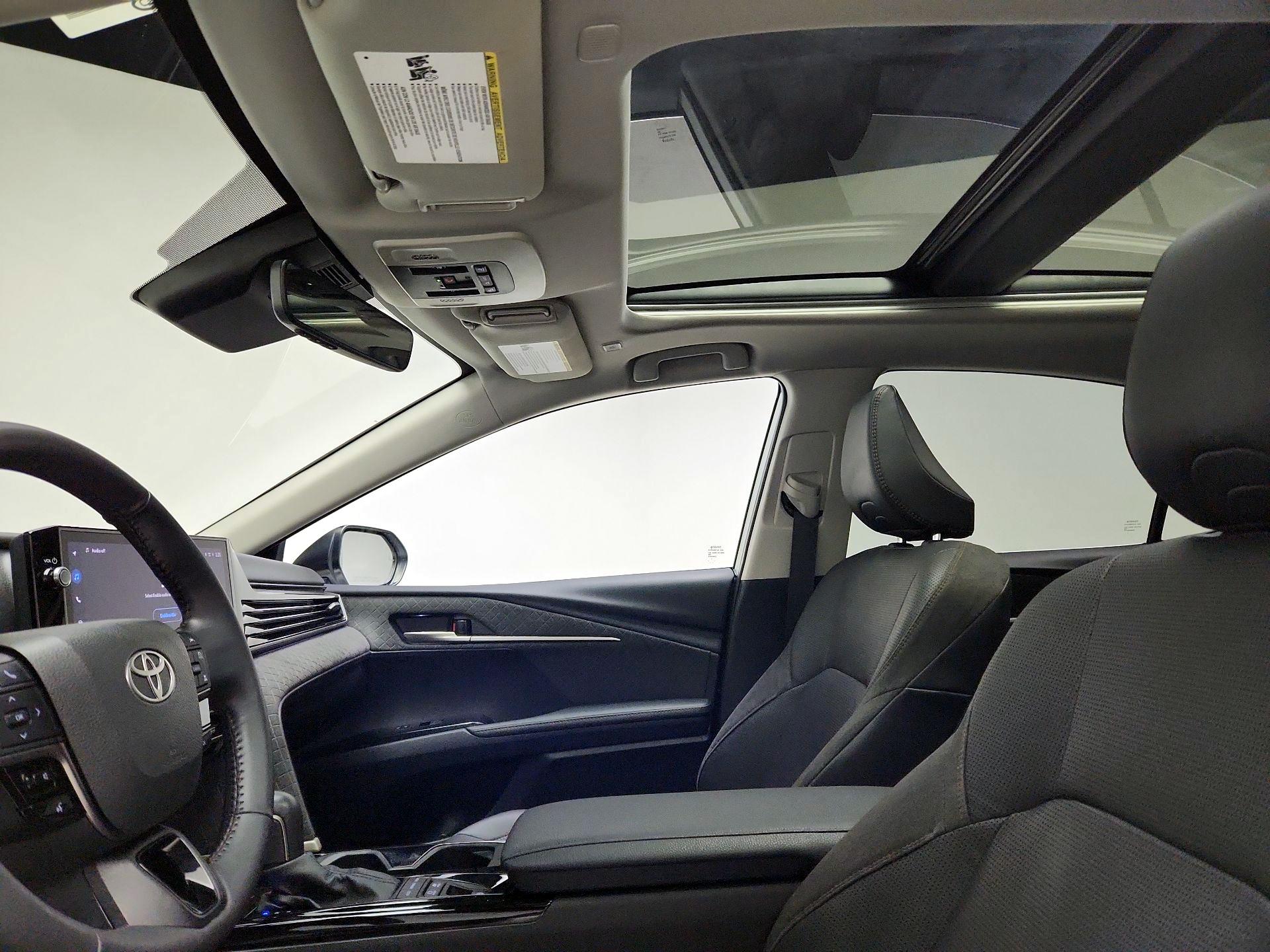 Thumbnail: 2025 Toyota Camry - 17