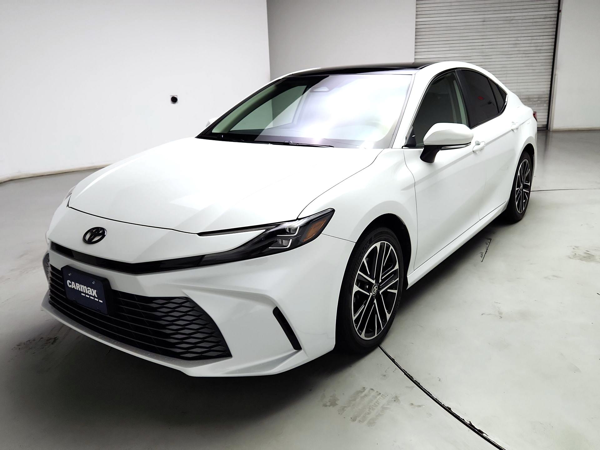 Thumbnail: 2025 Toyota Camry - 3