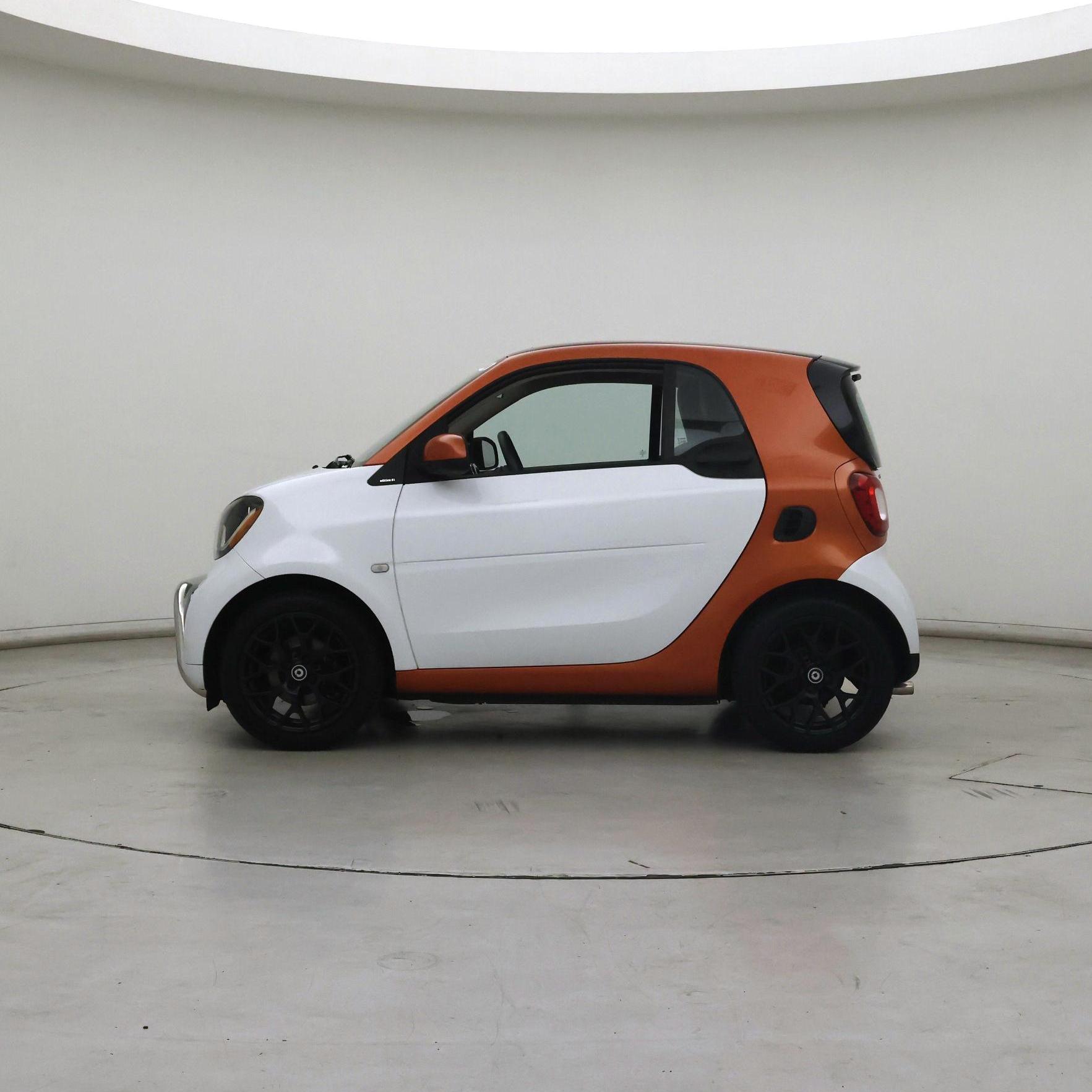 Thumbnail: 2016 smart fortwo - 3