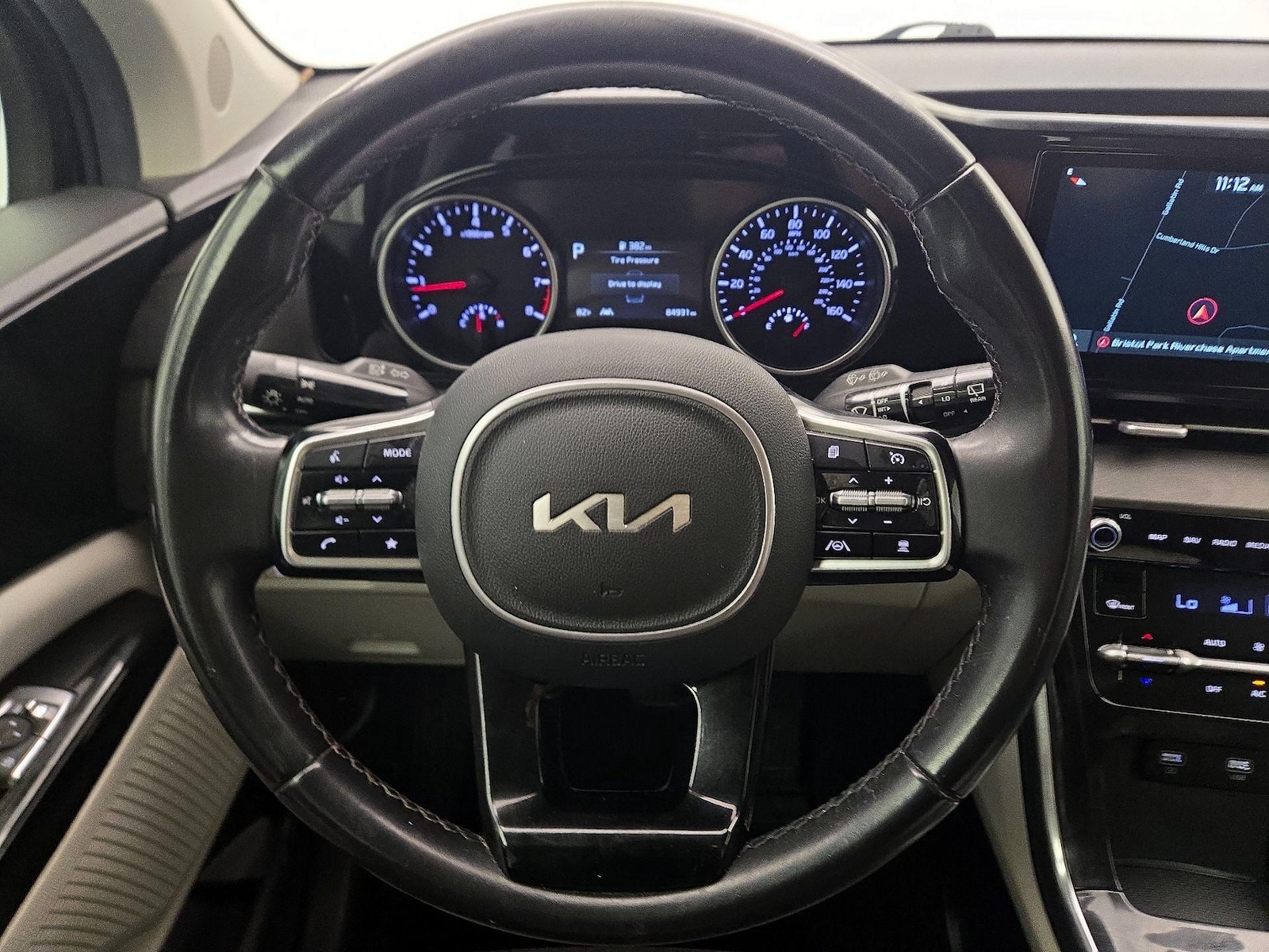 2022 Kia Carnival EX - Photo 11
