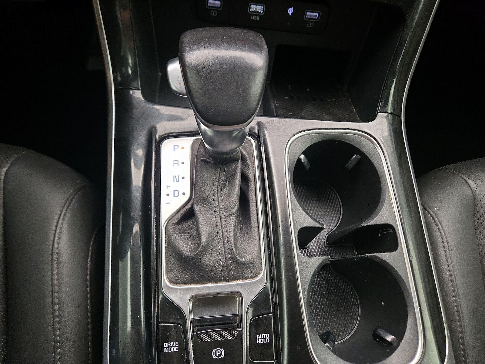 2022 Kia Carnival EX - Photo 19