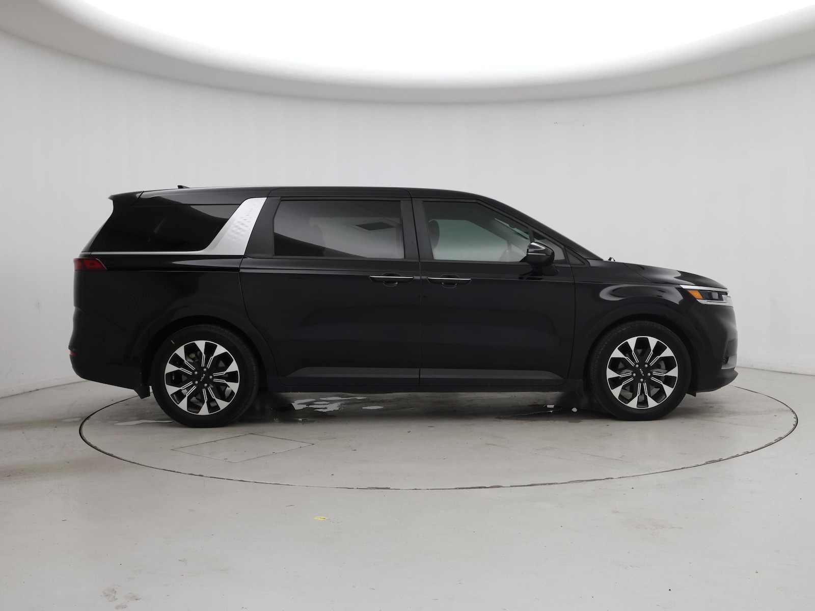 2022 Kia Carnival EX - Photo 8