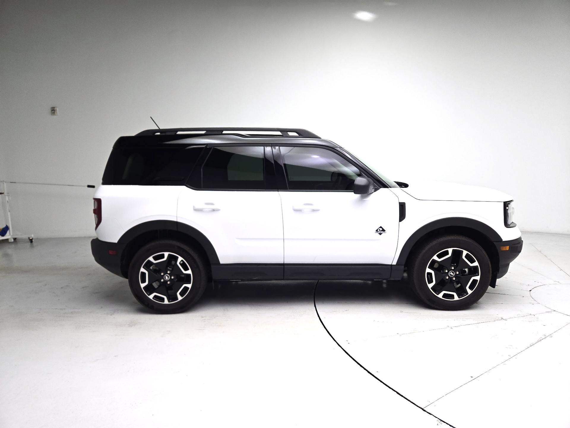 Thumbnail: 2024 Ford Bronco Sport - 4
