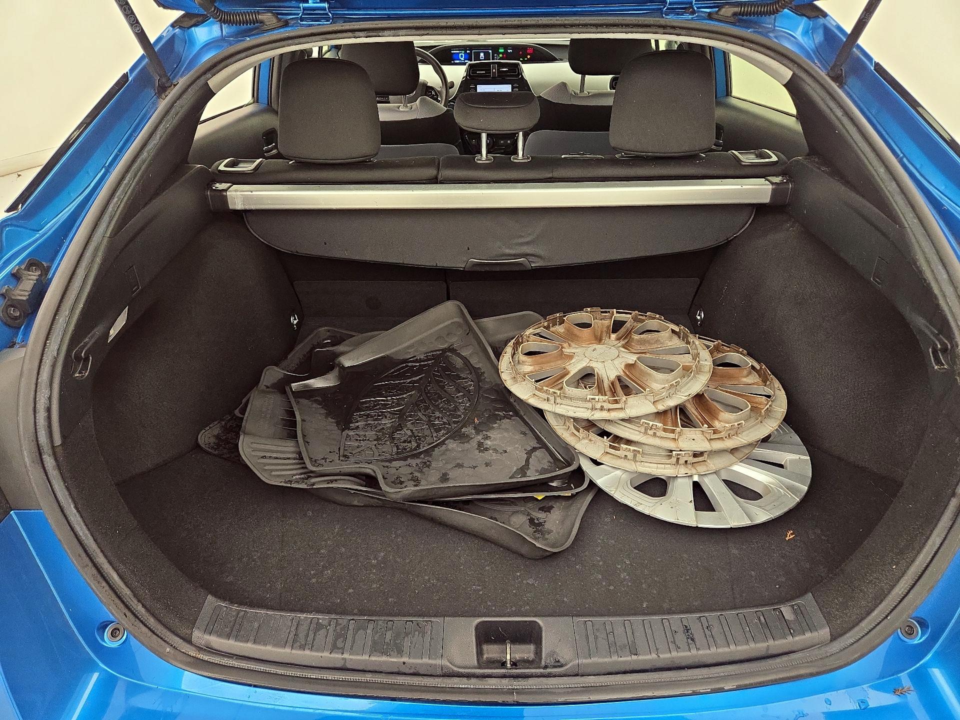 Thumbnail: 2021 Toyota Prius - 18