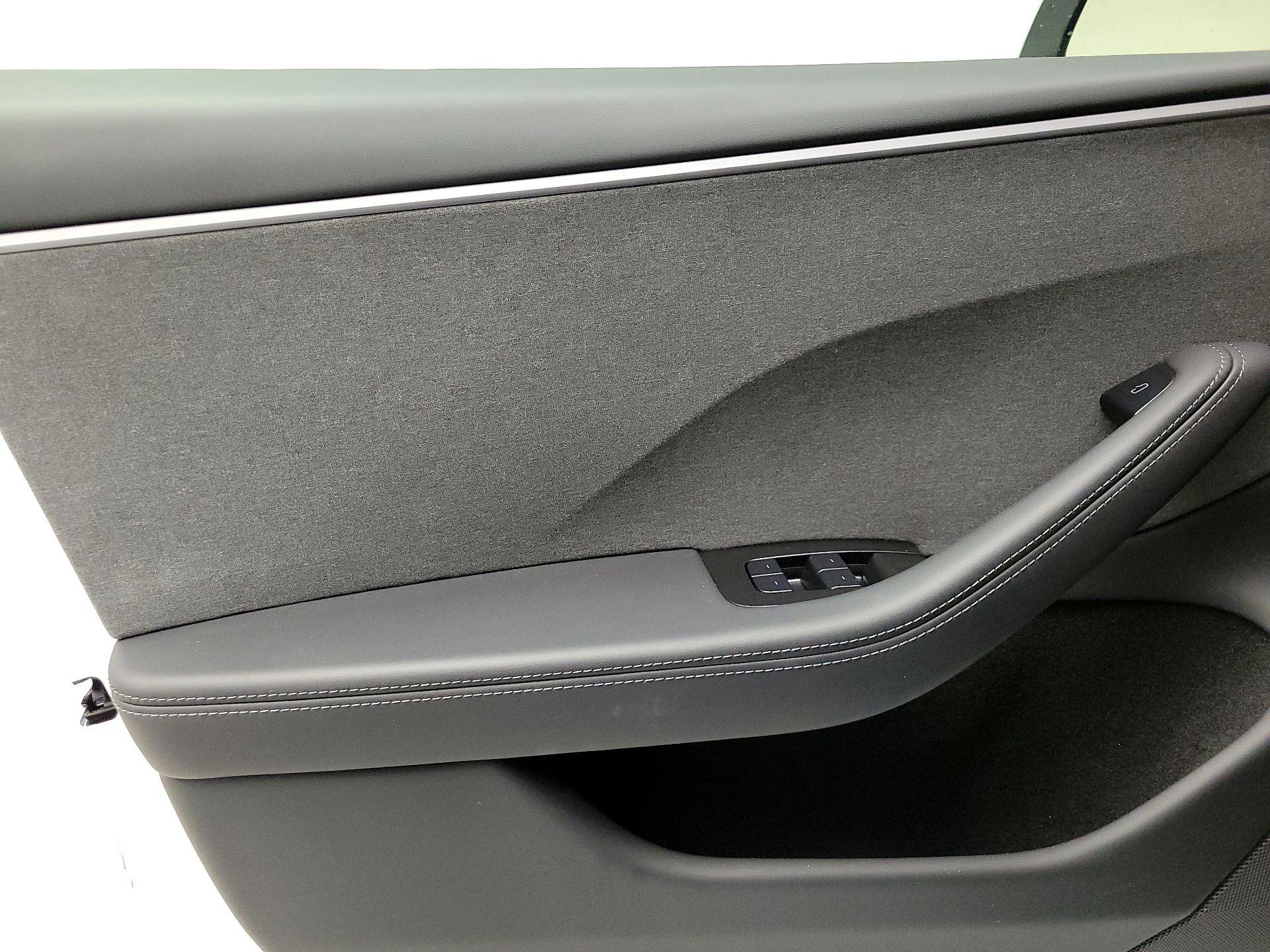Thumbnail: 2025 Tesla Model 3 - 10