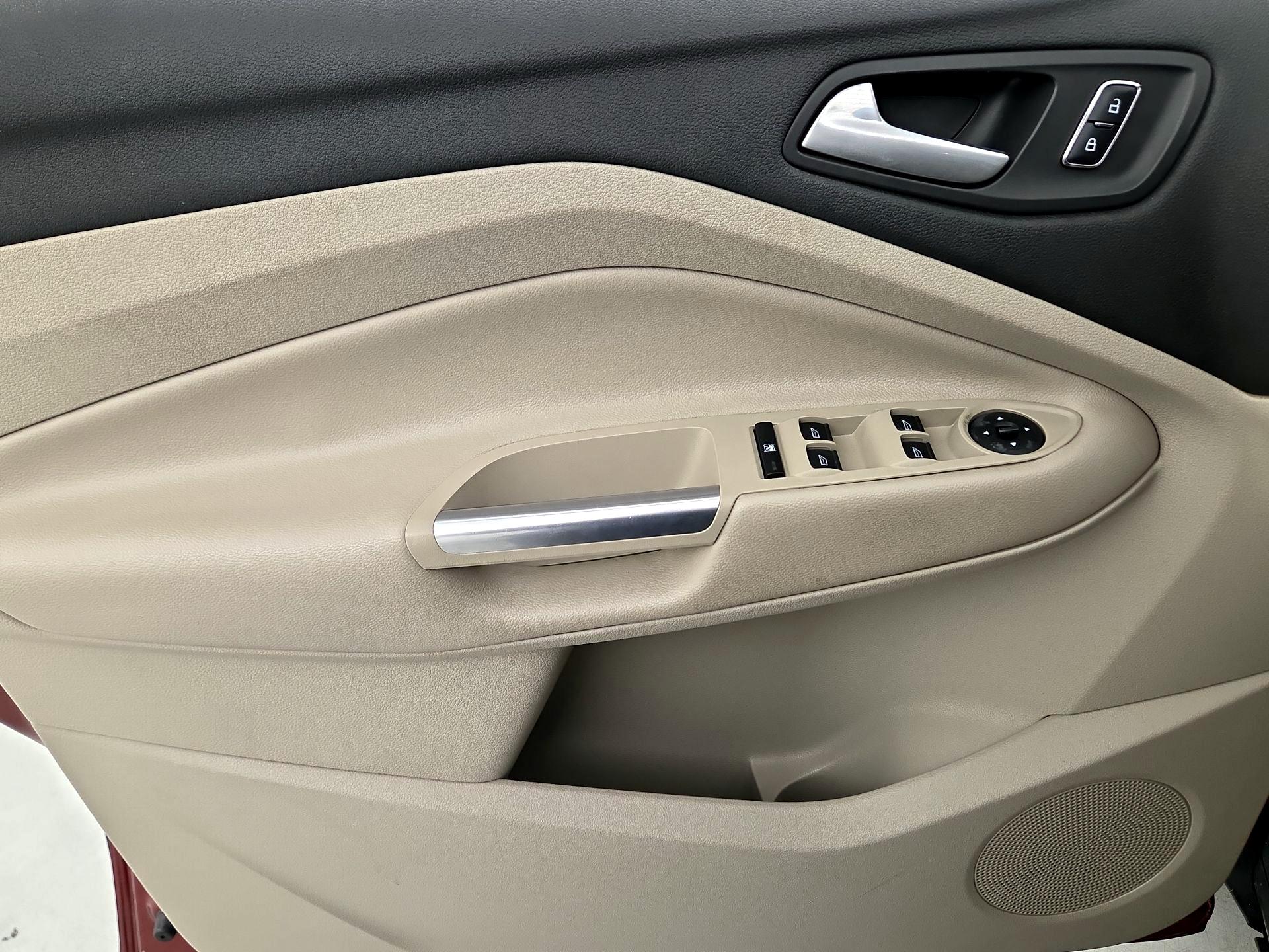 Thumbnail: 2015 Ford Escape - 12