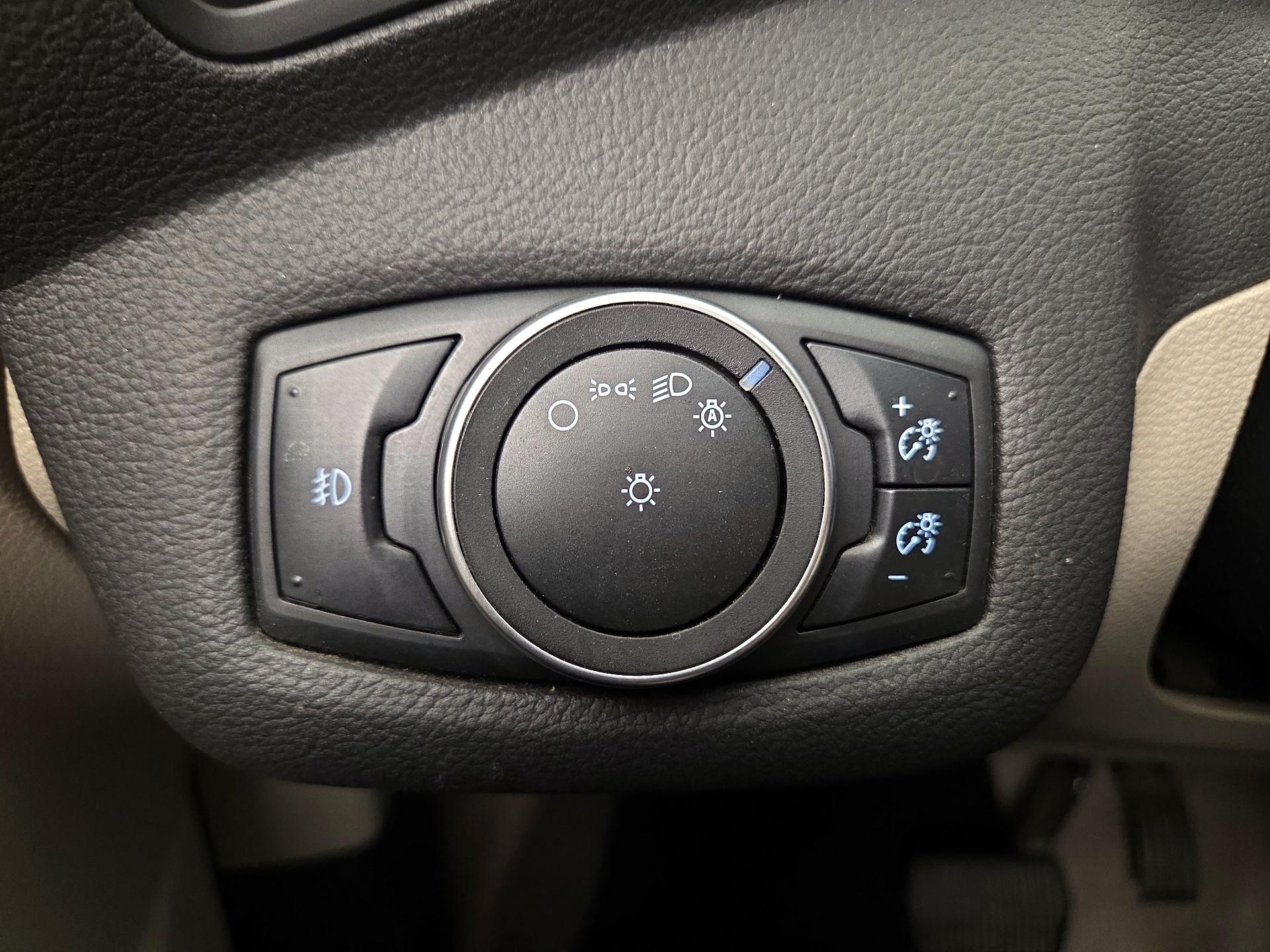 Thumbnail: 2015 Ford Escape - 13