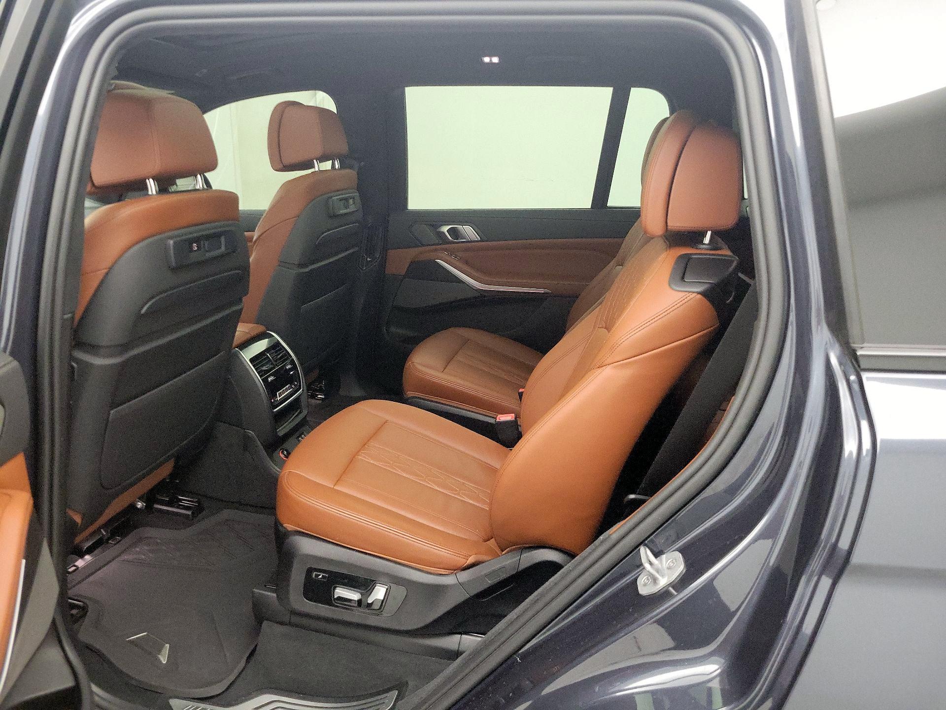 Thumbnail: 2021 BMW X7 - 20