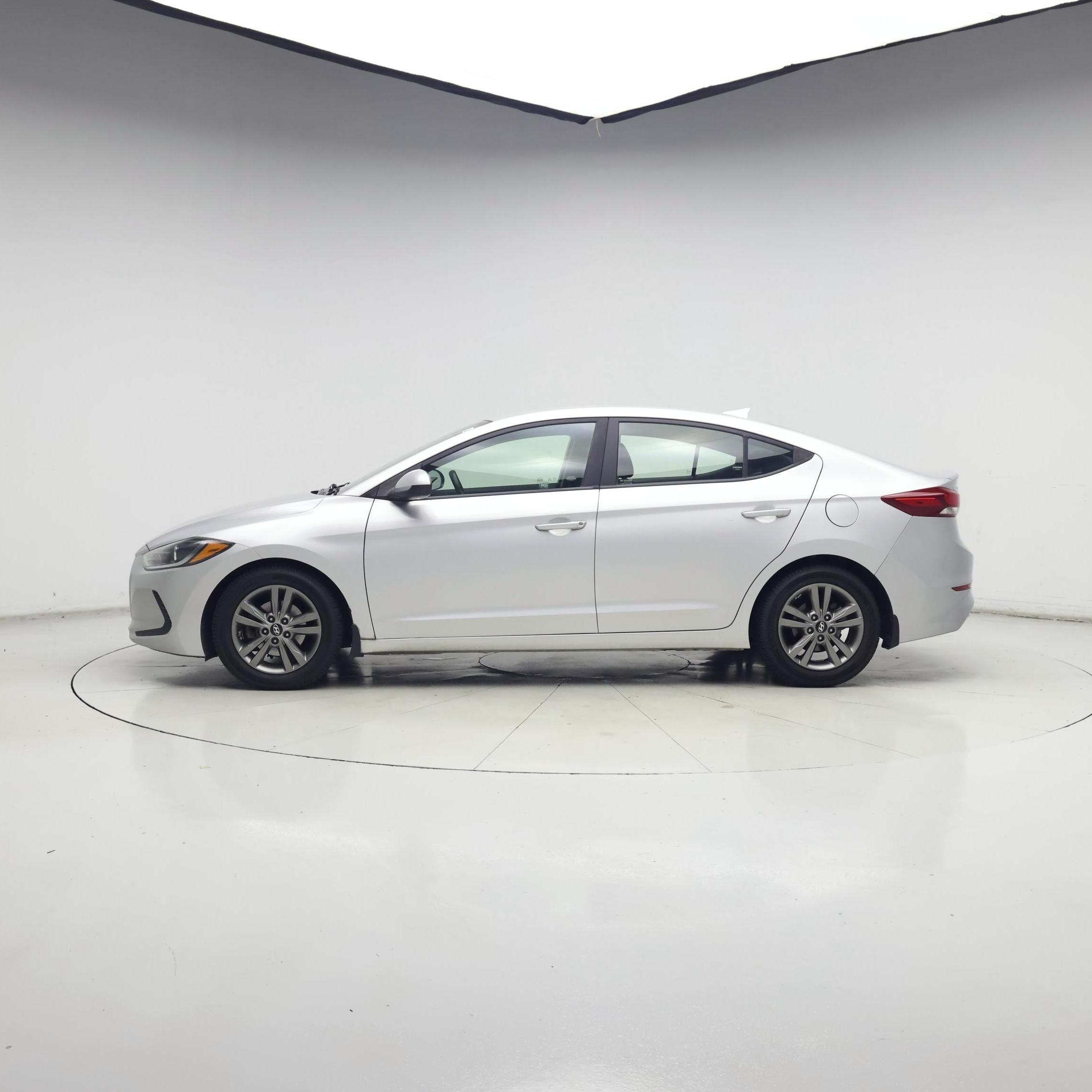 Thumbnail: 2018 Hyundai Elantra - 3