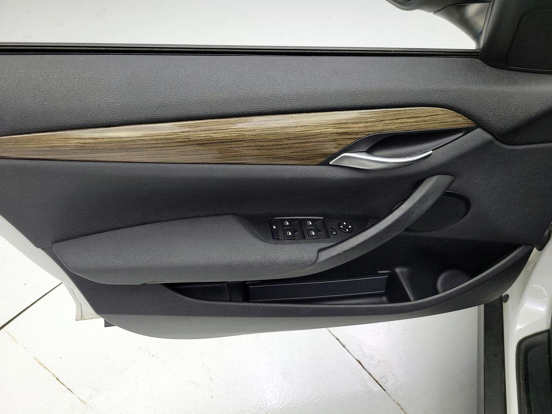 Thumbnail: 2015 BMW X1 - 10