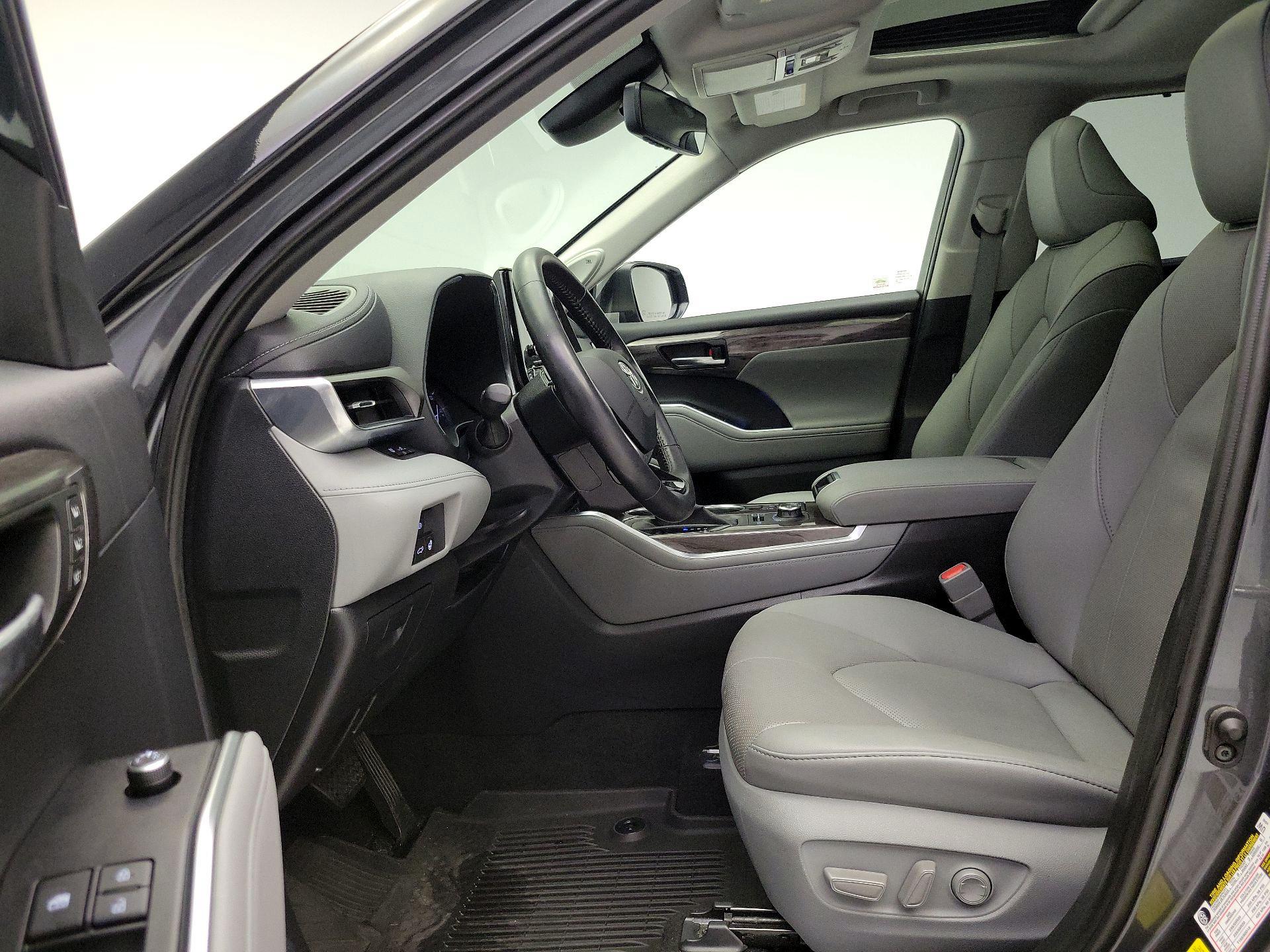 Thumbnail: 2020 Toyota Highlander - 11