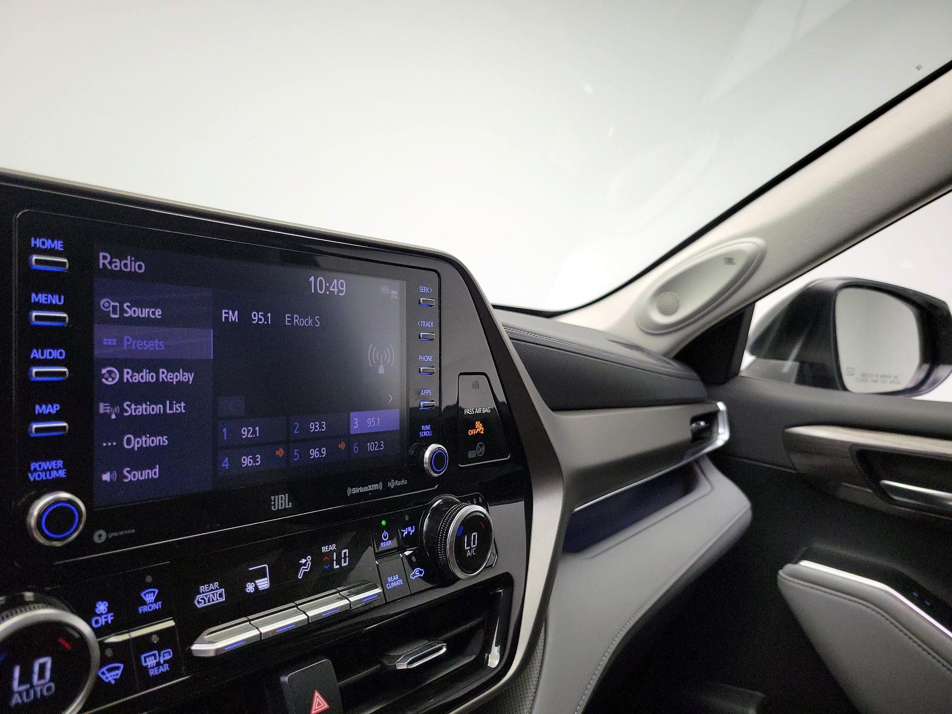 Thumbnail: 2020 Toyota Highlander - 16