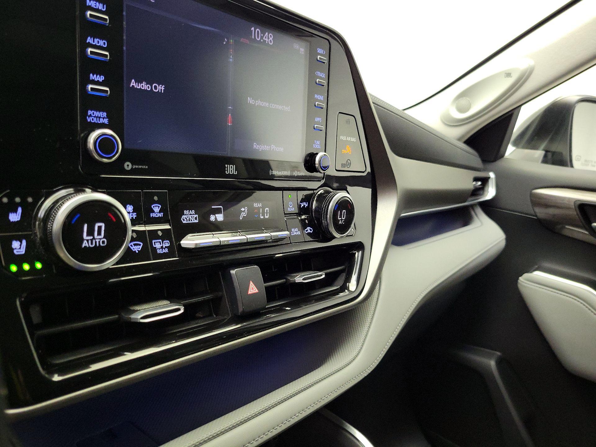 Thumbnail: 2020 Toyota Highlander - 17