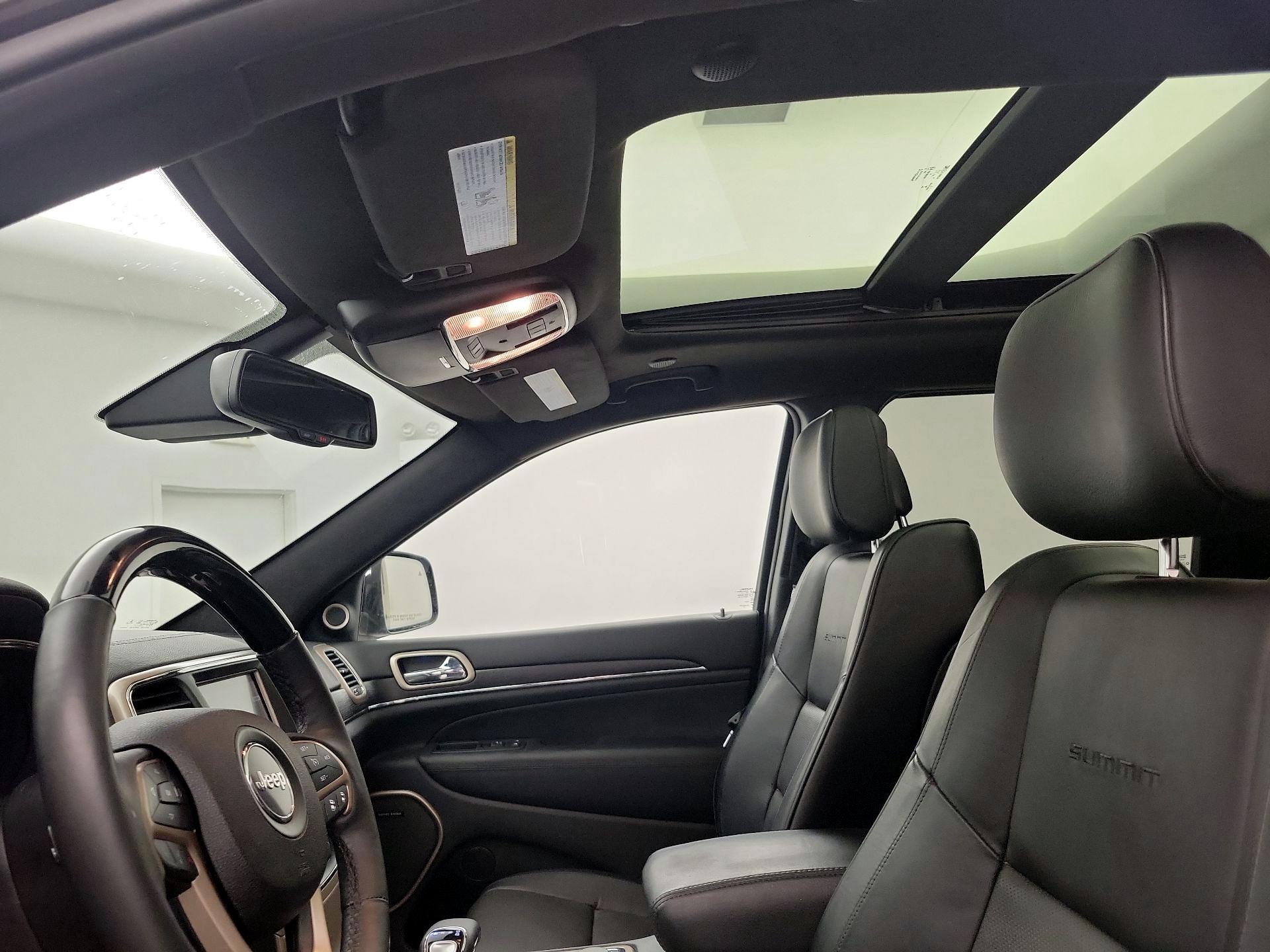 Thumbnail: 2015 Jeep Grand Cherokee - 20