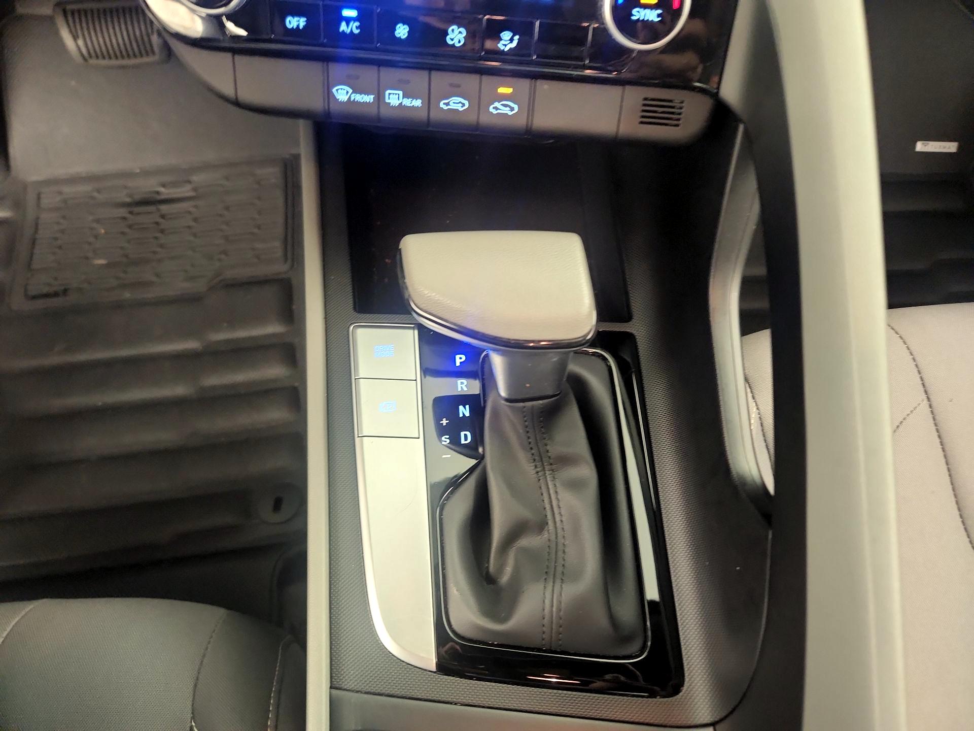 Thumbnail: 2023 Hyundai Elantra - 17