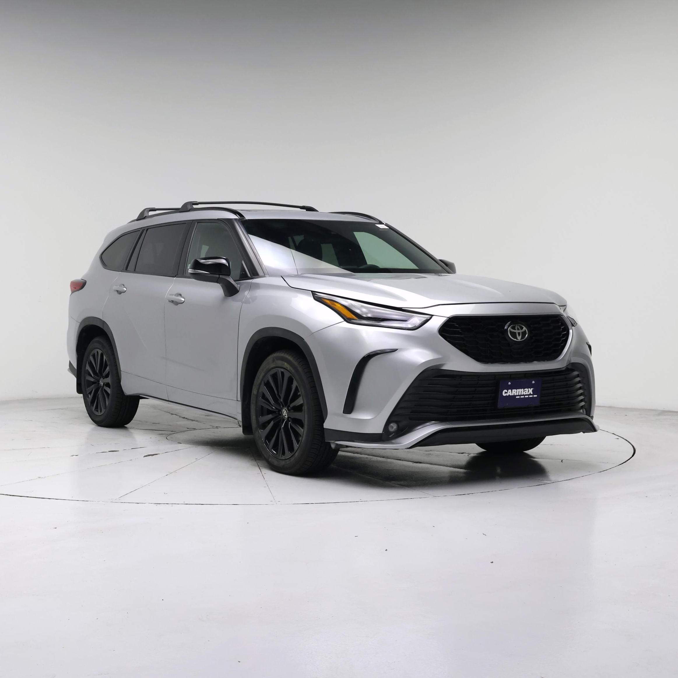Silver 2023 Toyota Highlander SUV / Crossover Front-Wheel Drive Automatic