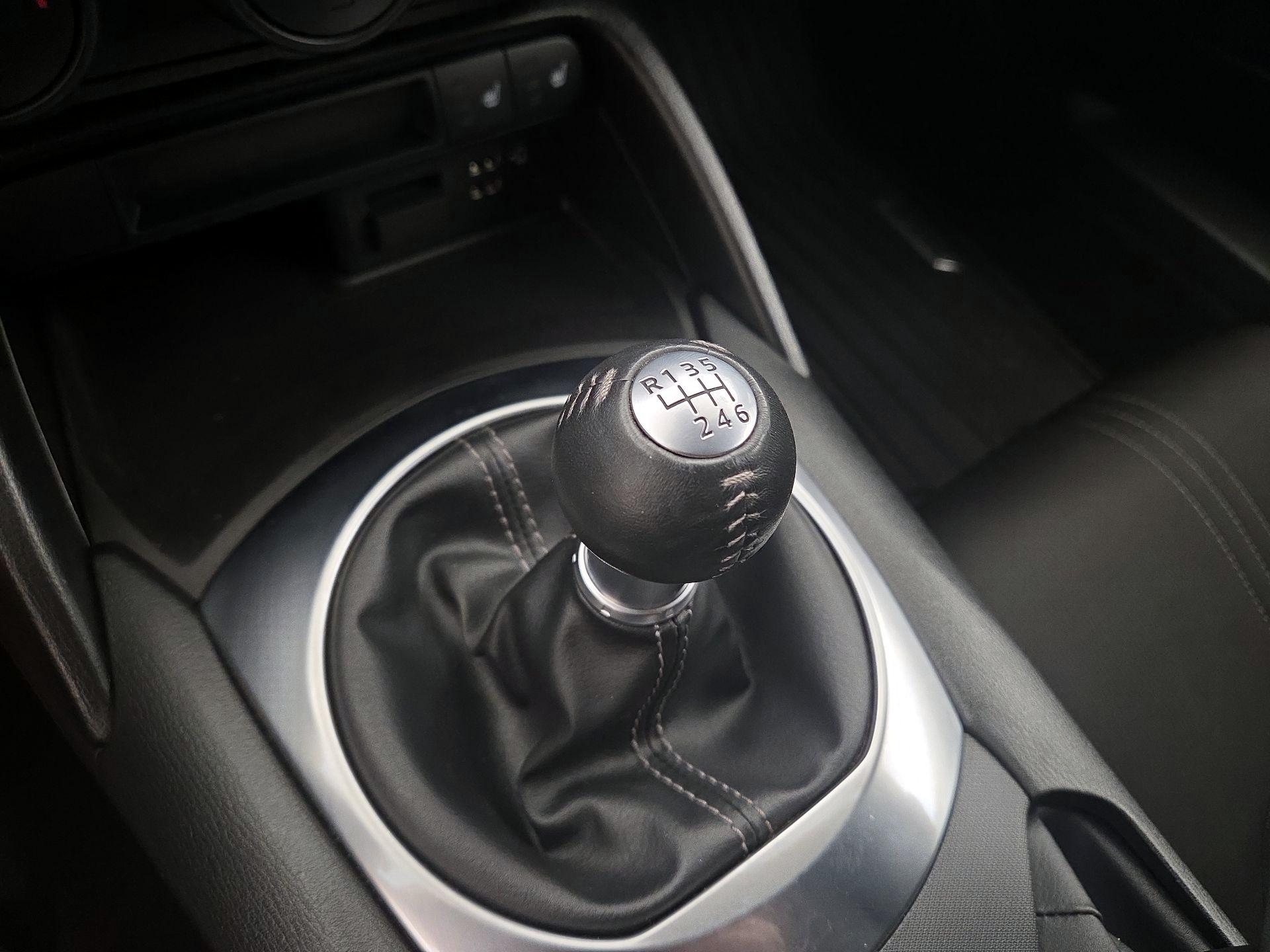 Thumbnail: 2023 Mazda MX-5 Miata - 17