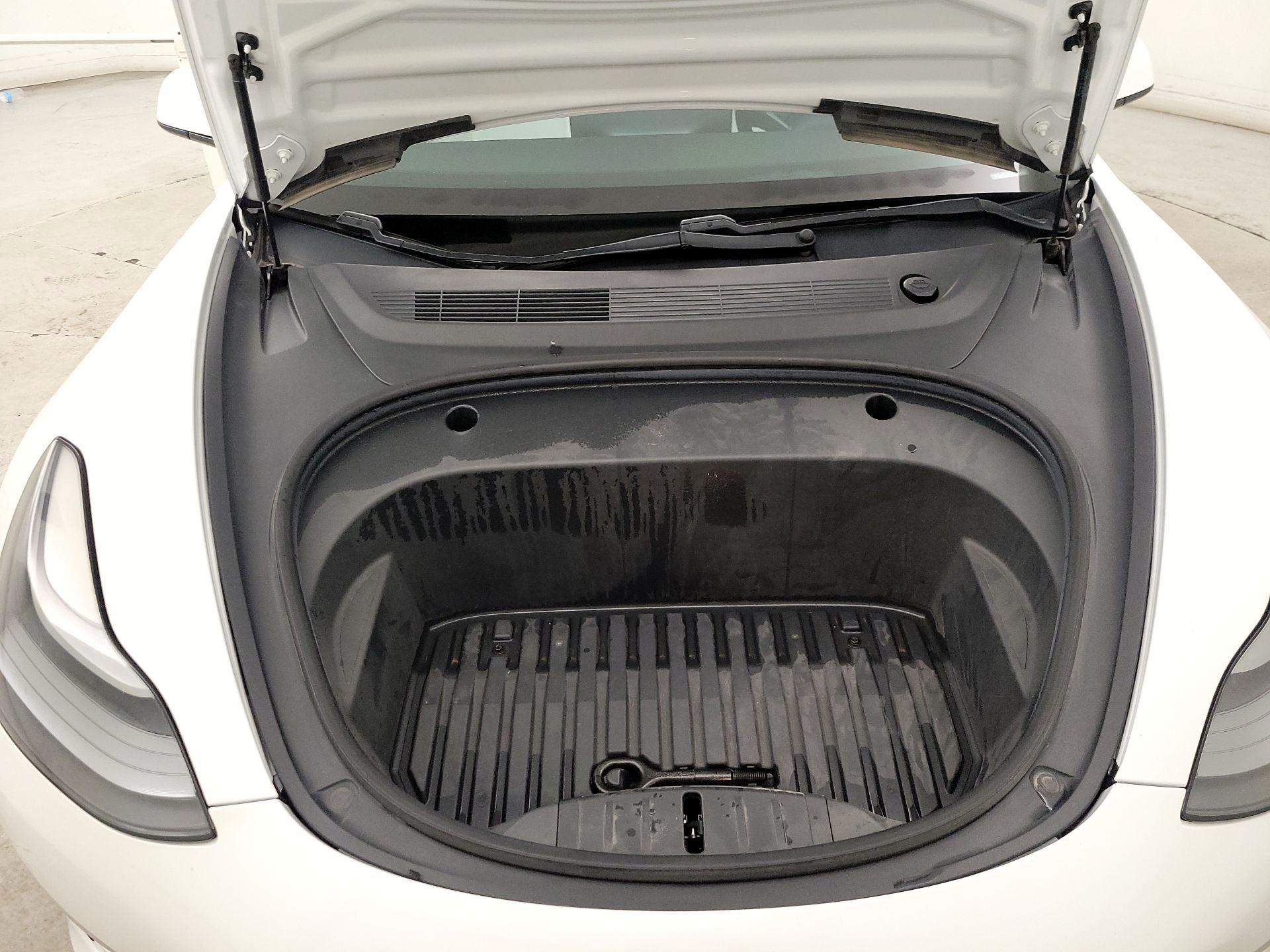 Thumbnail: 2021 Tesla Model 3 - 20