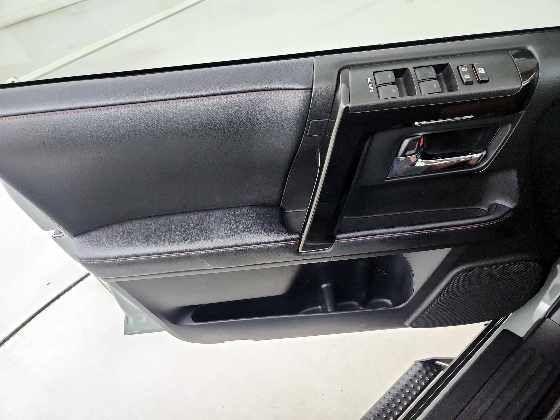 Thumbnail: 2021 Toyota 4Runner - 12