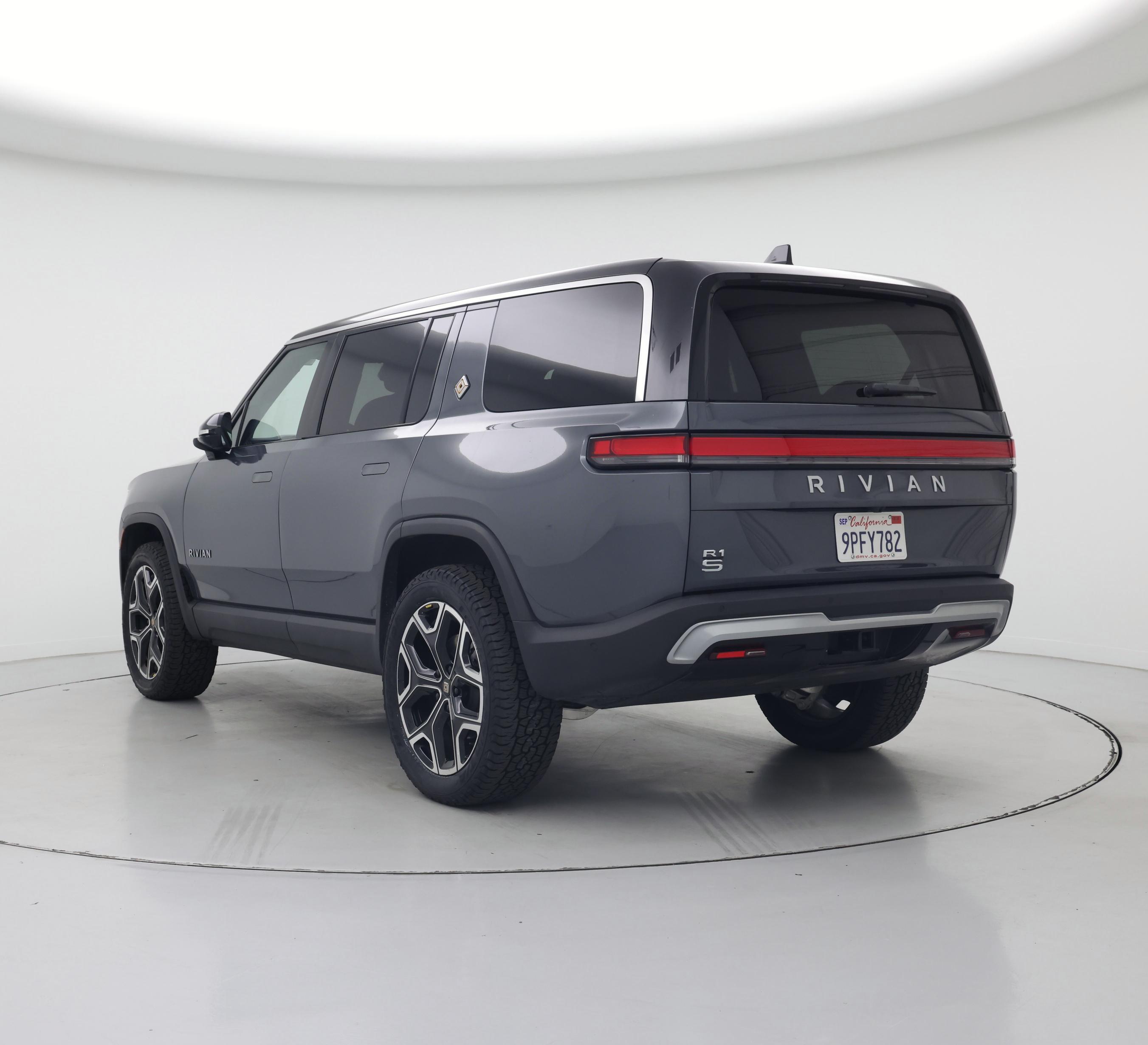 Thumbnail: 2025 Rivian R1S - 2