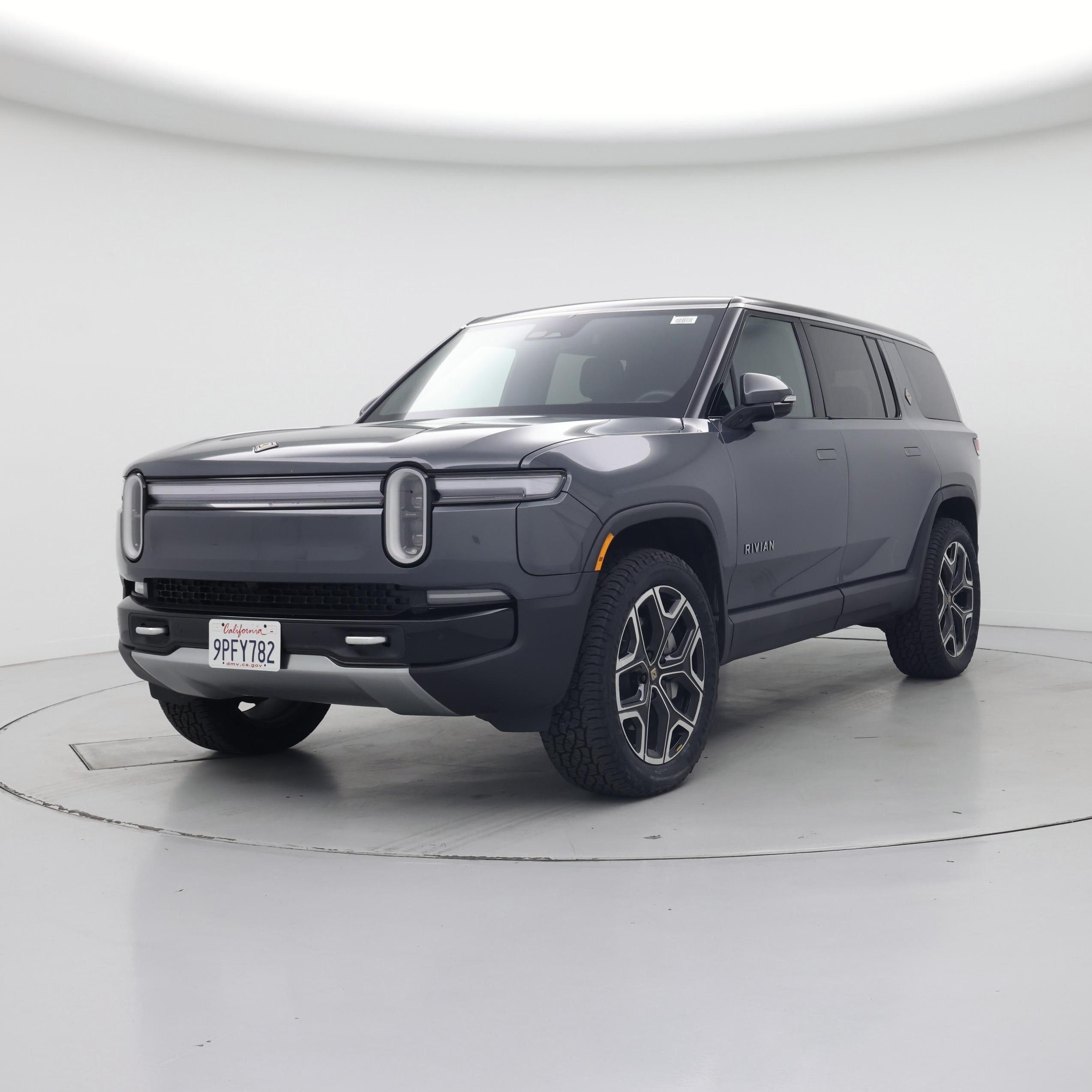 Thumbnail: 2025 Rivian R1S - 4
