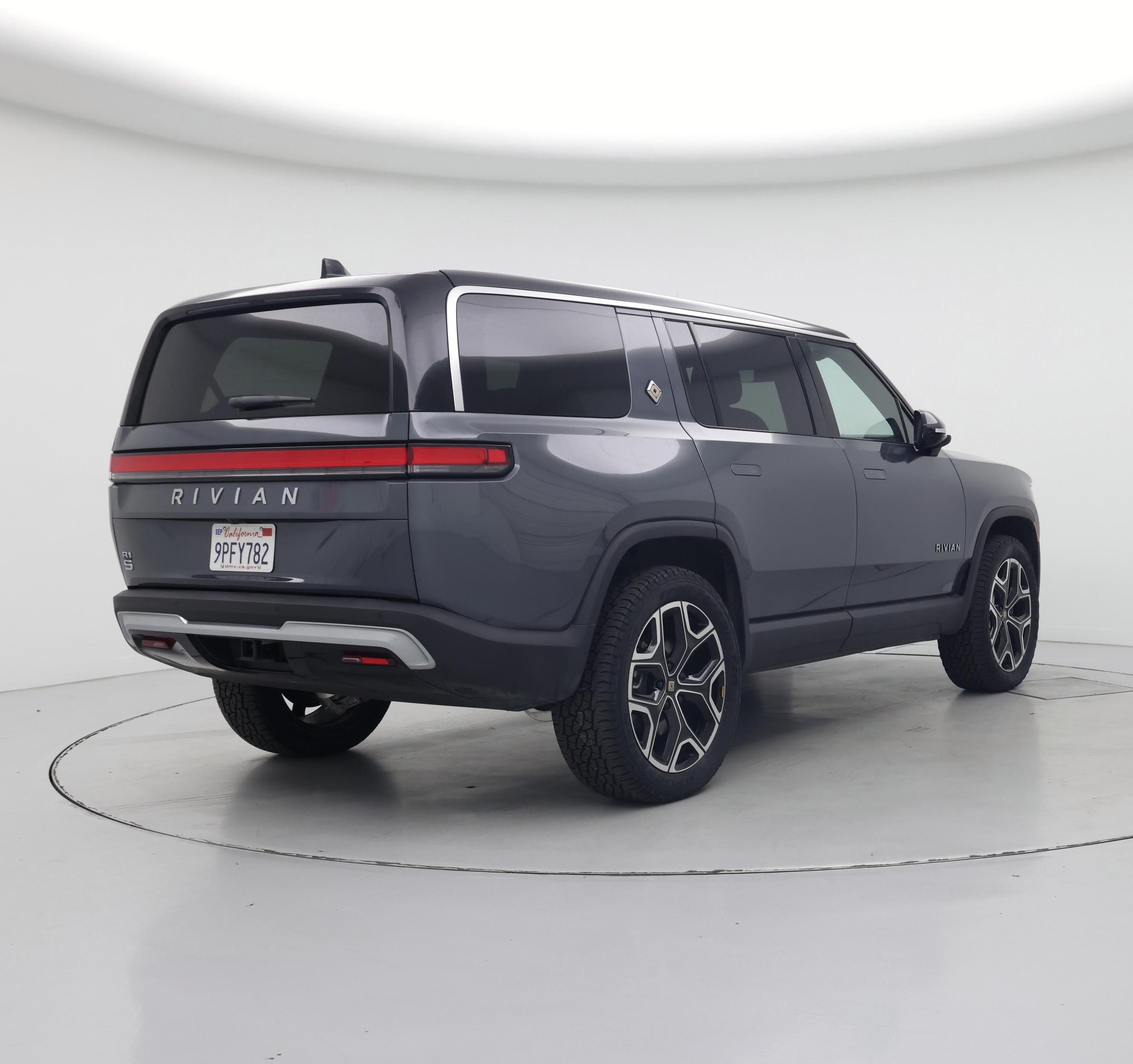 Thumbnail: 2025 Rivian R1S - 8