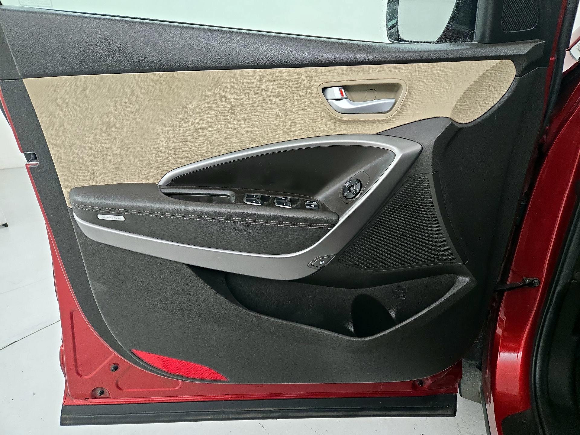 Thumbnail: 2014 Hyundai Santa Fe - 12
