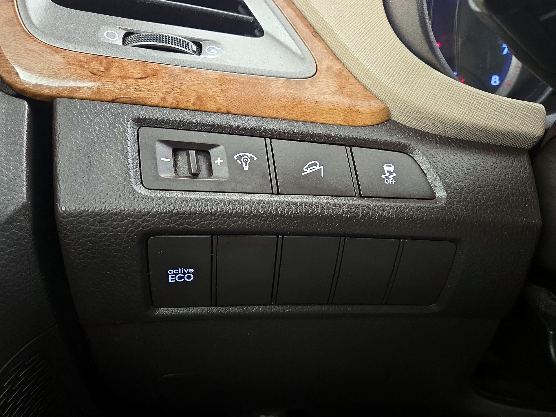 Thumbnail: 2014 Hyundai Santa Fe - 13