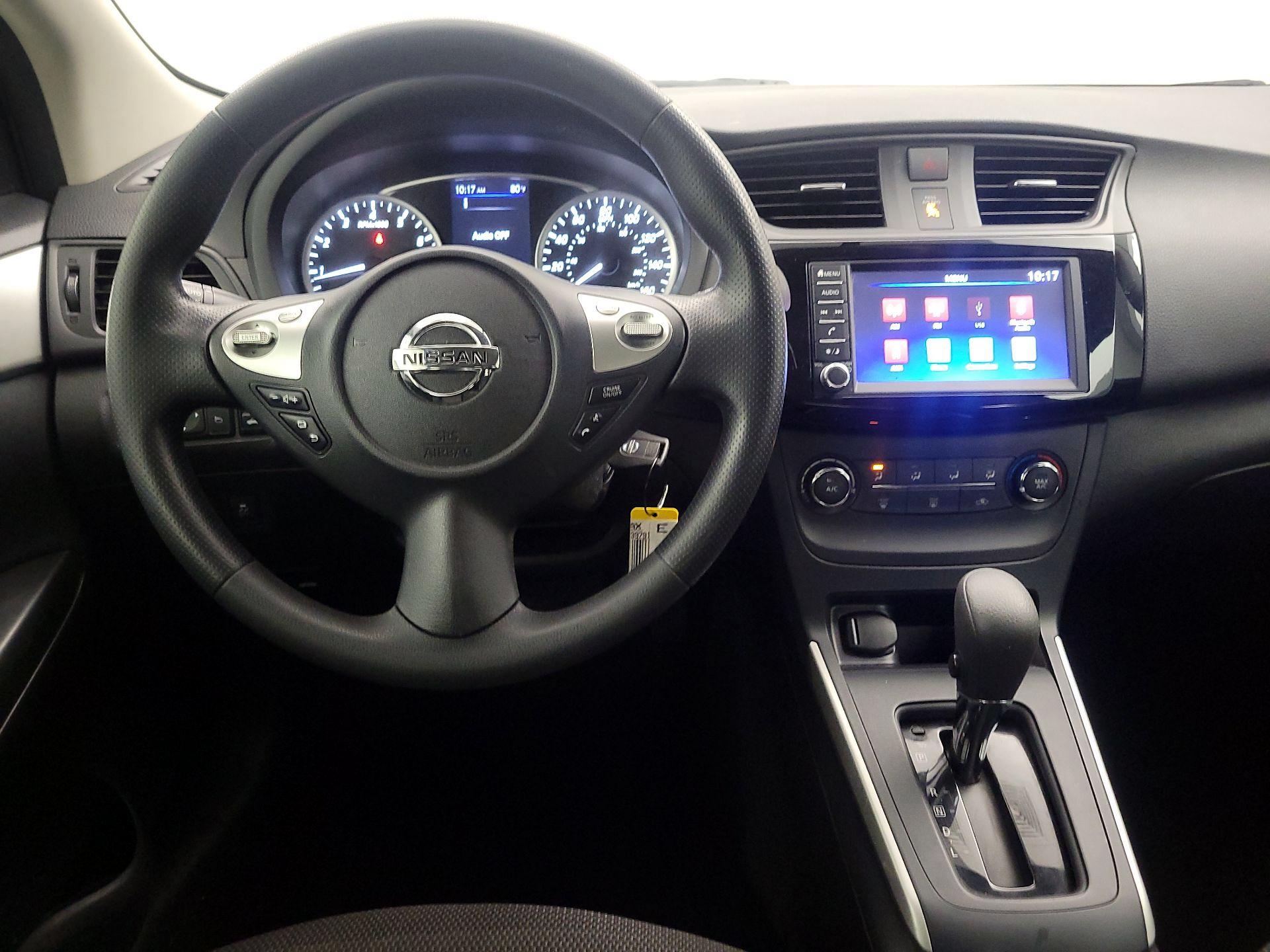 Thumbnail: 2019 Nissan Sentra - 10