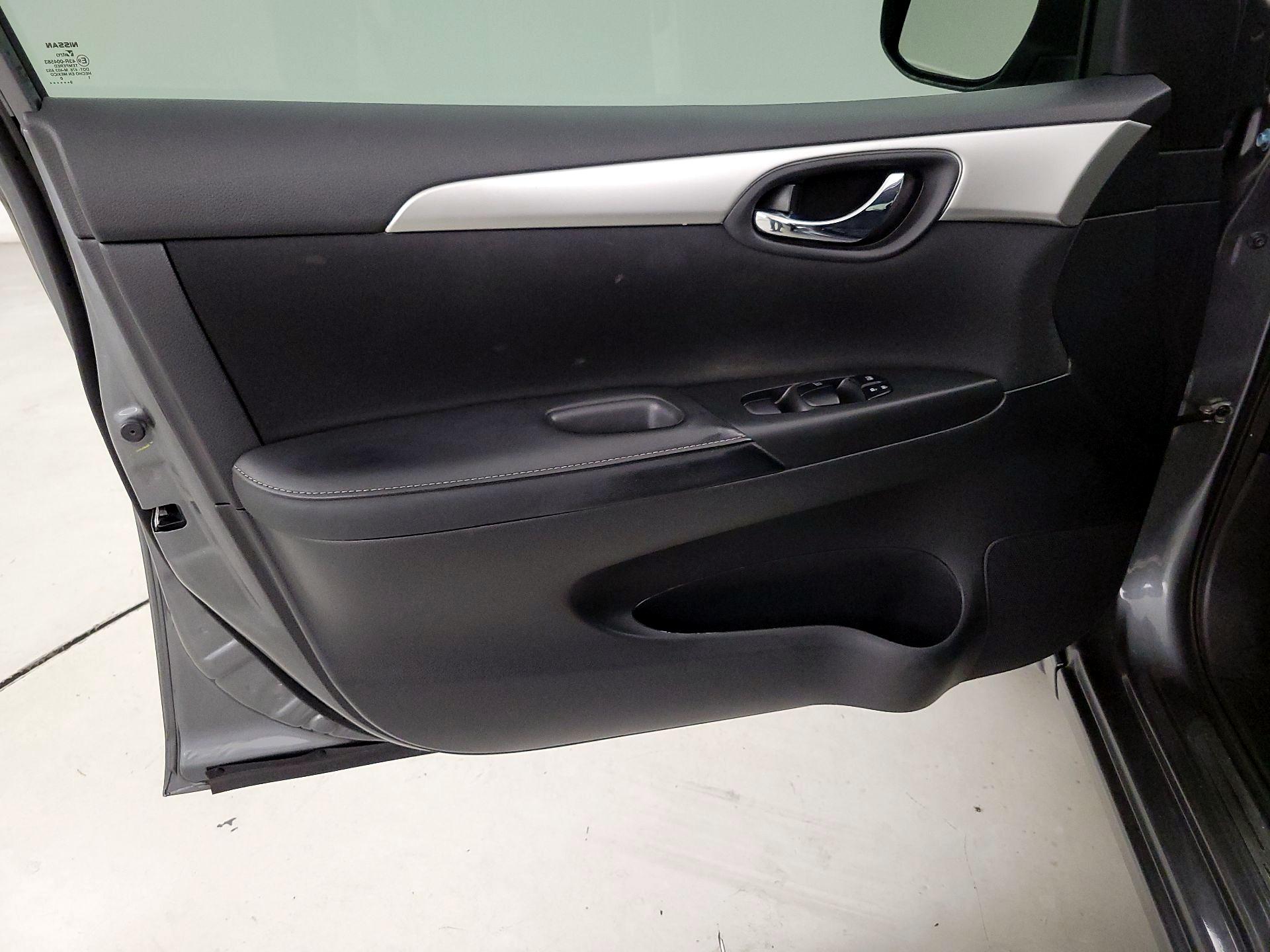Thumbnail: 2019 Nissan Sentra - 12