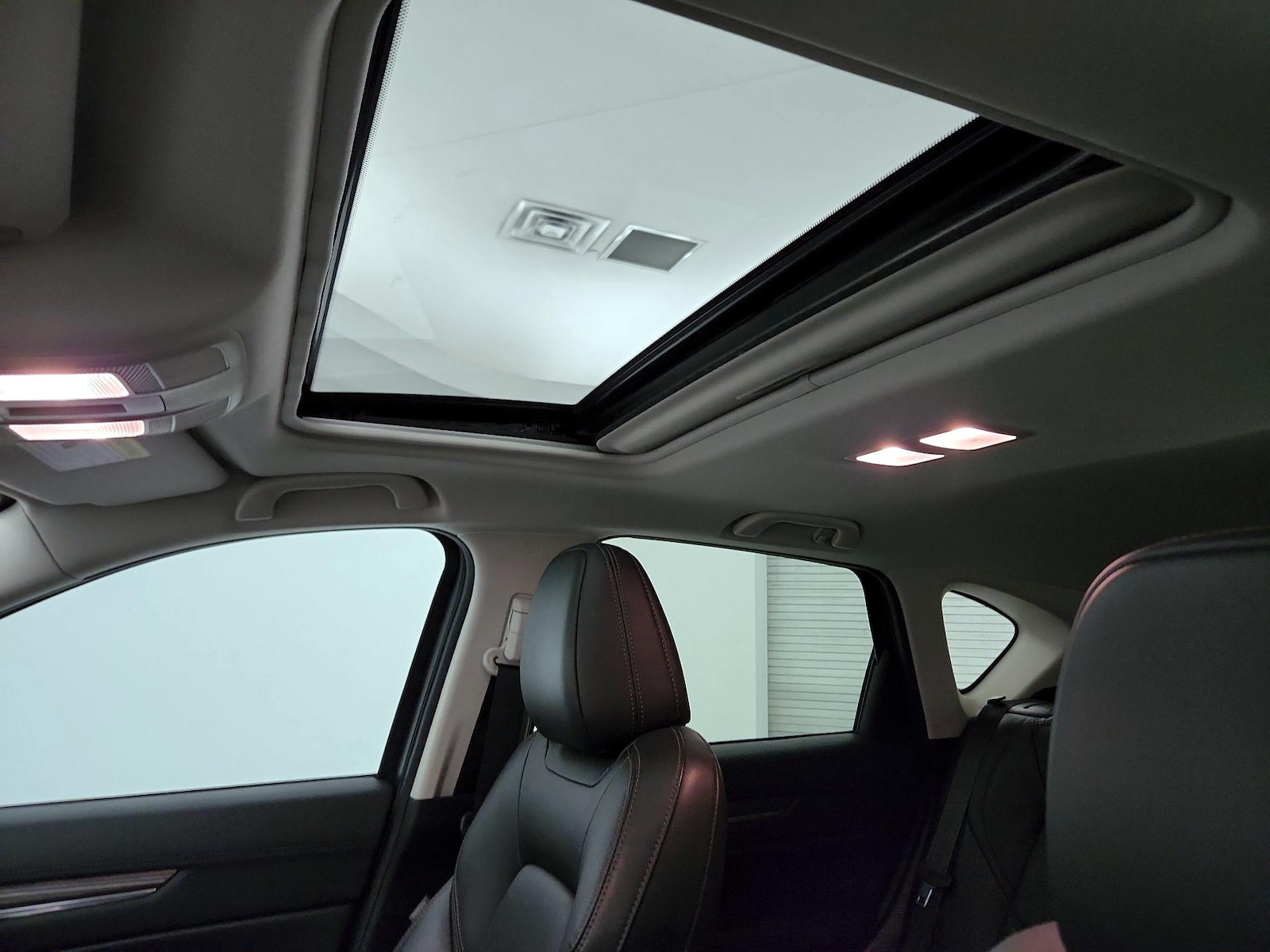 Sunroof(s) & Overhead Airbags