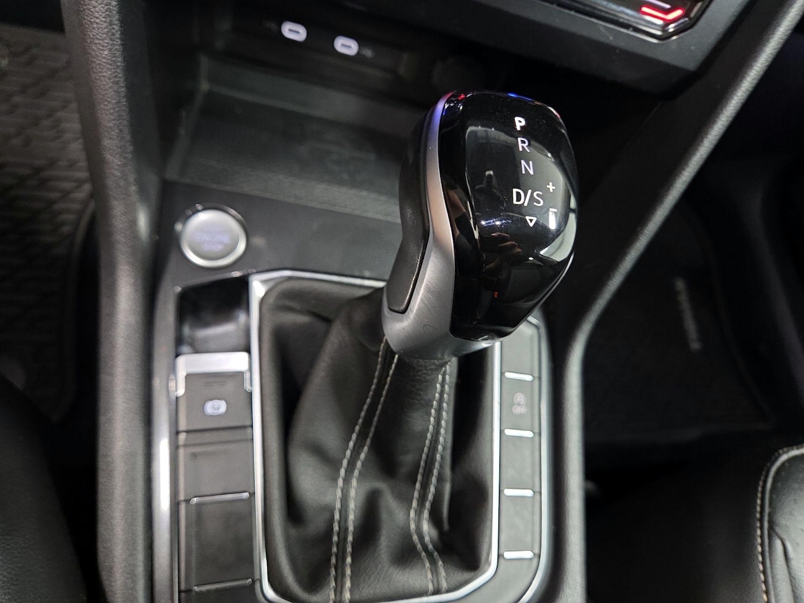 2022 Volkswagen Tiguan SE - Photo 15