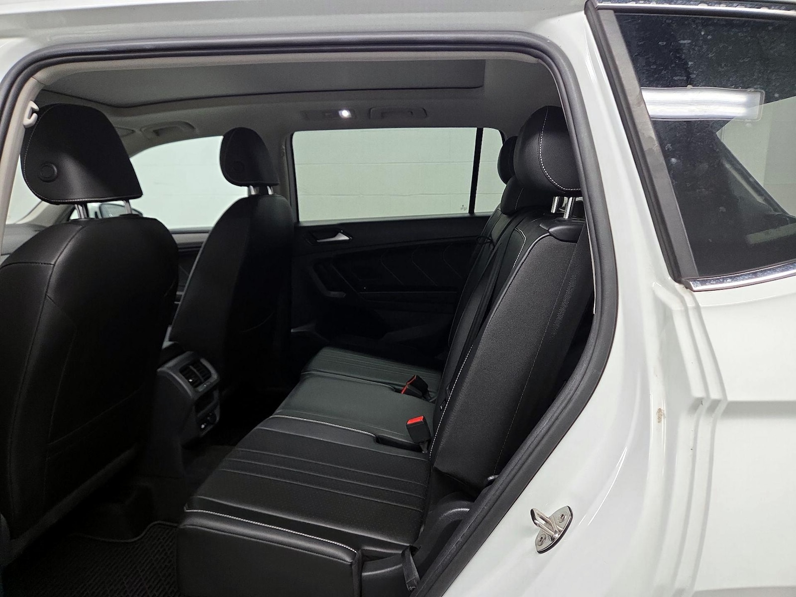 2022 Volkswagen Tiguan SE - Photo 16