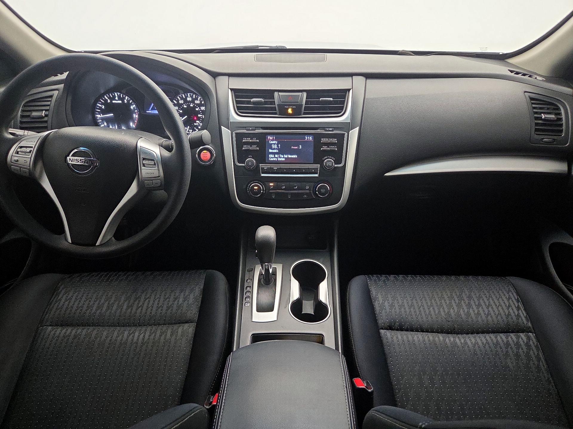 Thumbnail: 2016 Nissan Altima - 9