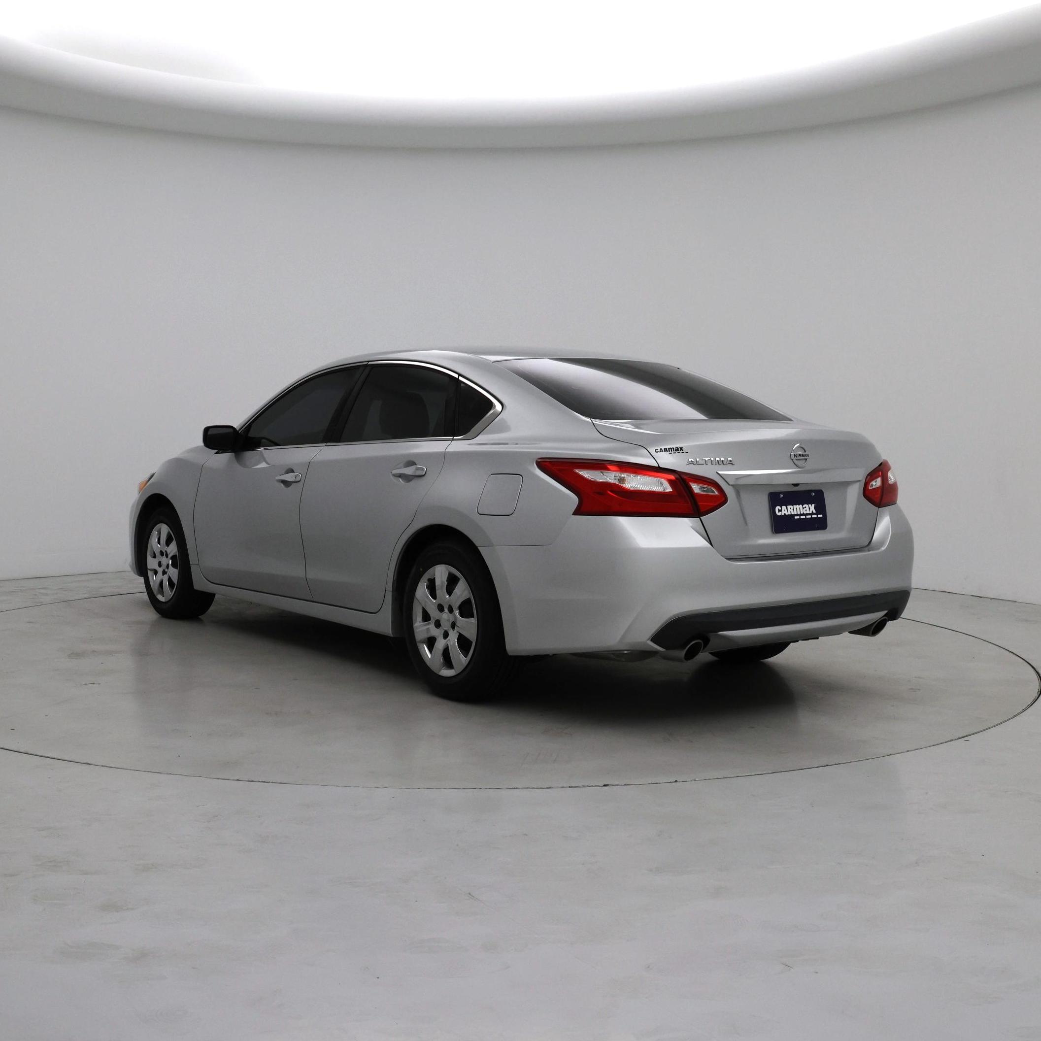Thumbnail: 2016 Nissan Altima - 2