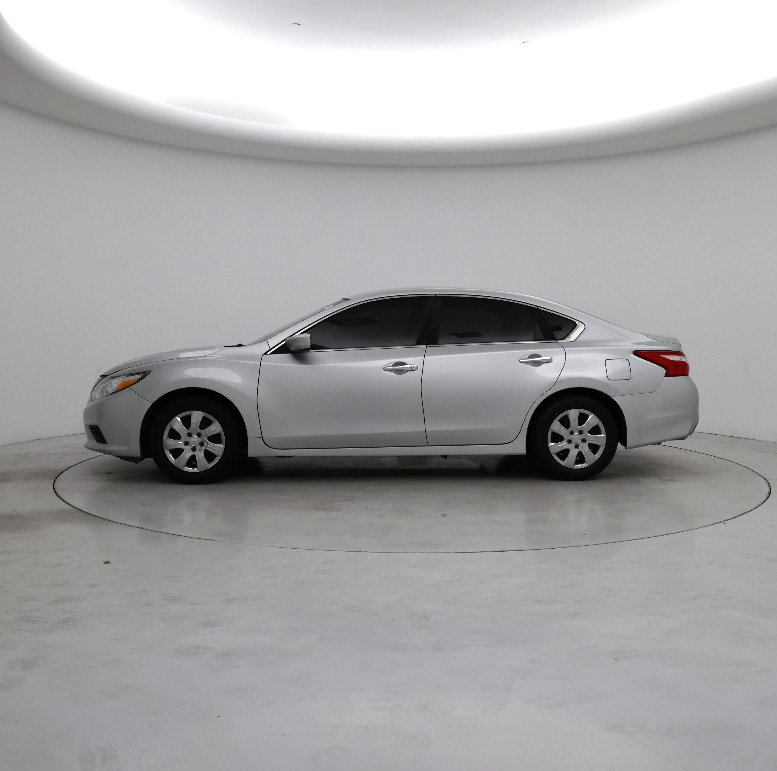 Thumbnail: 2016 Nissan Altima - 3
