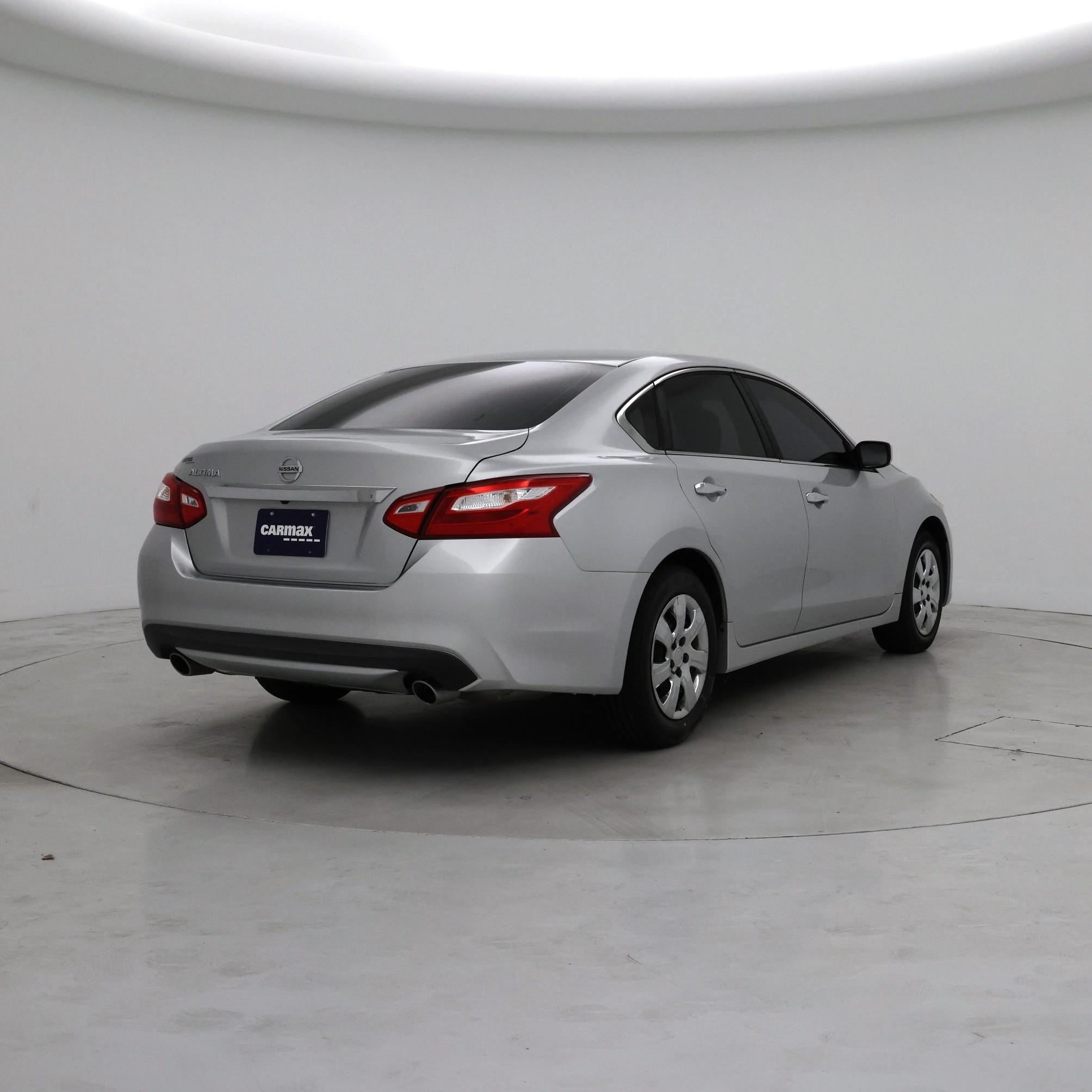 Thumbnail: 2016 Nissan Altima - 8