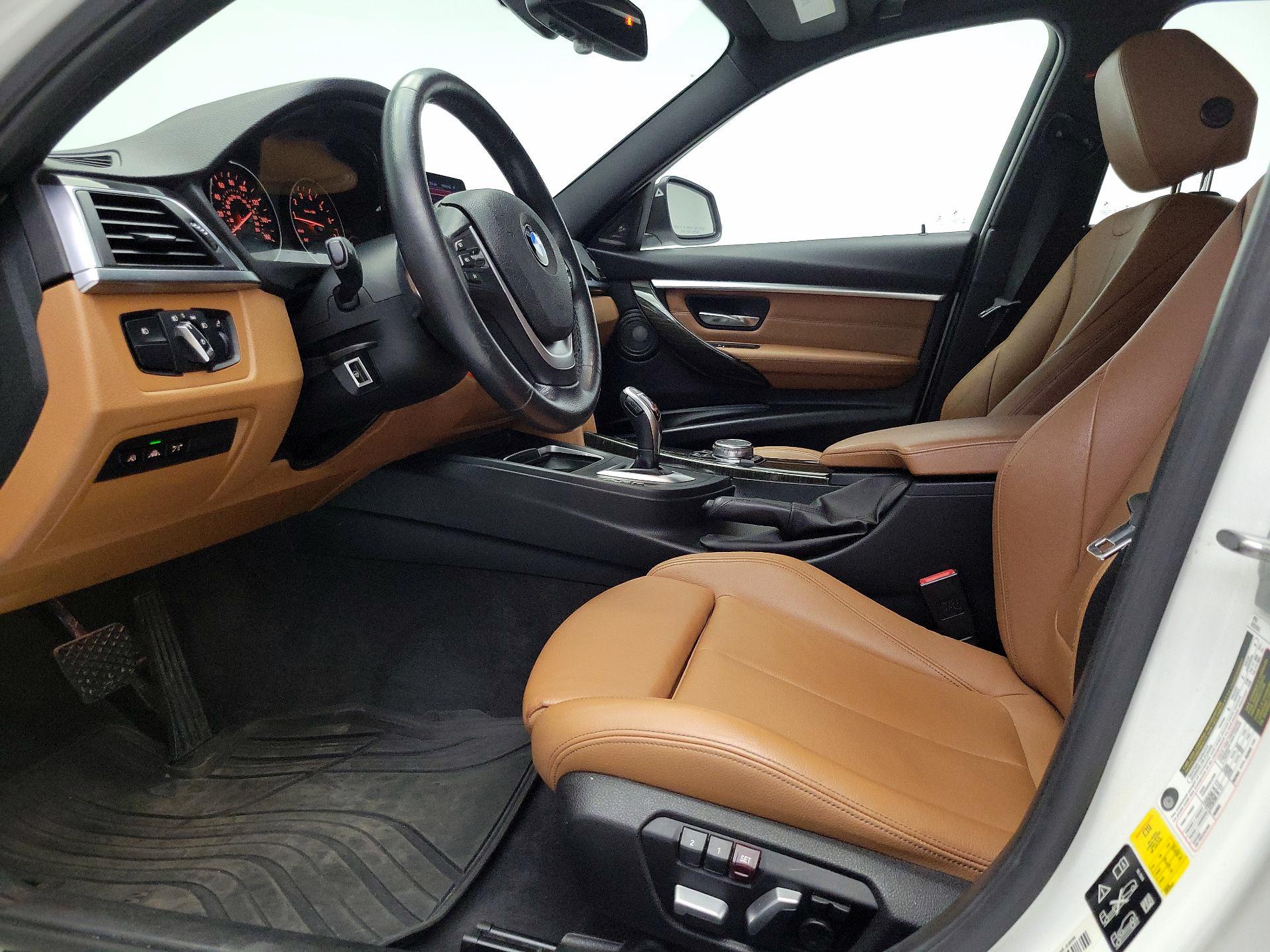 Thumbnail: 2016 BMW 3 Series - 11