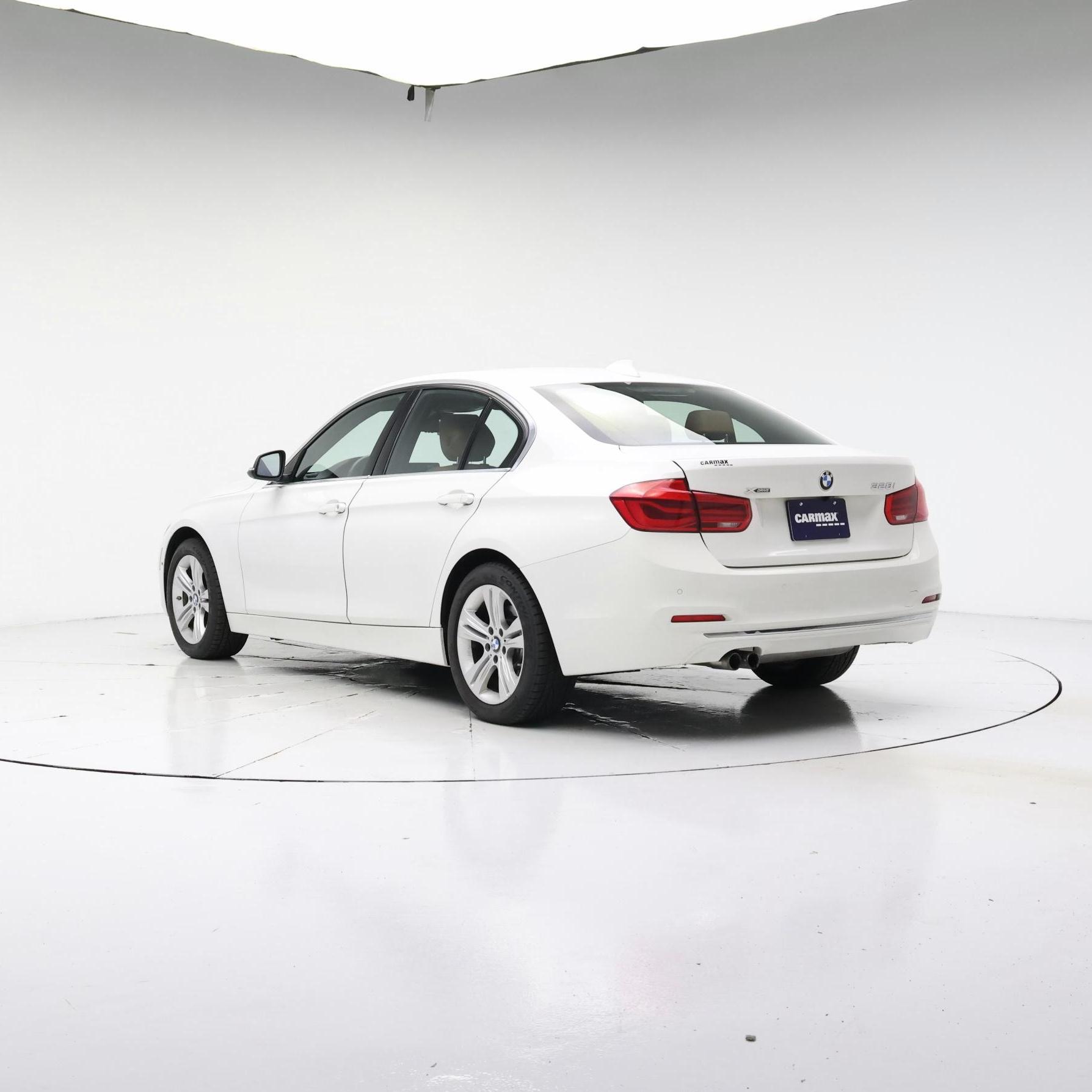 Thumbnail: 2016 BMW 3 Series - 2