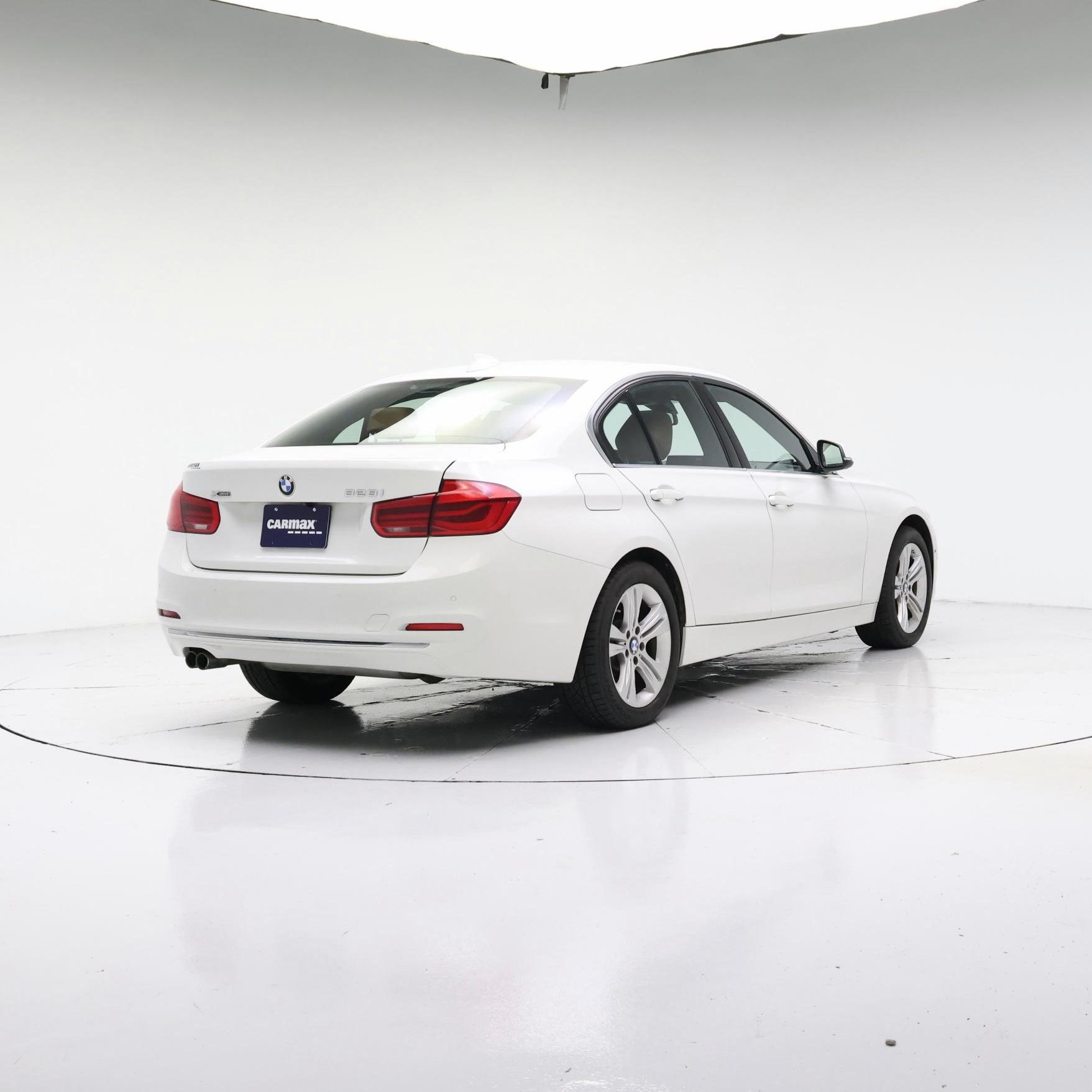 Thumbnail: 2016 BMW 3 Series - 8