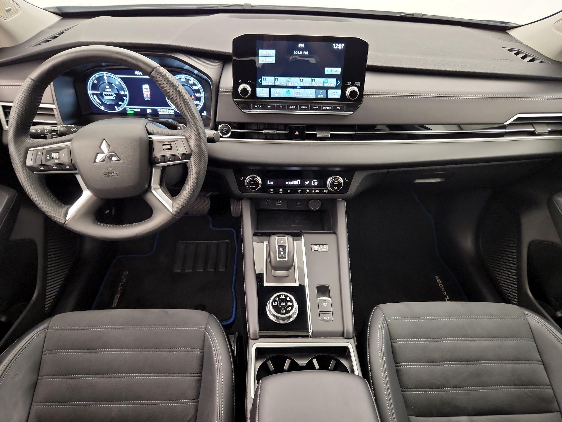 Thumbnail: 2024 Mitsubishi Outlander - 9