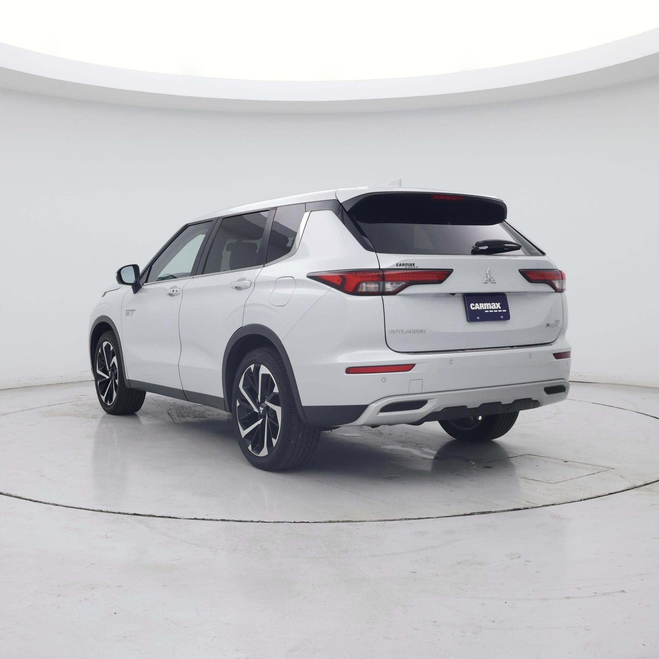 Thumbnail: 2024 Mitsubishi Outlander - 2