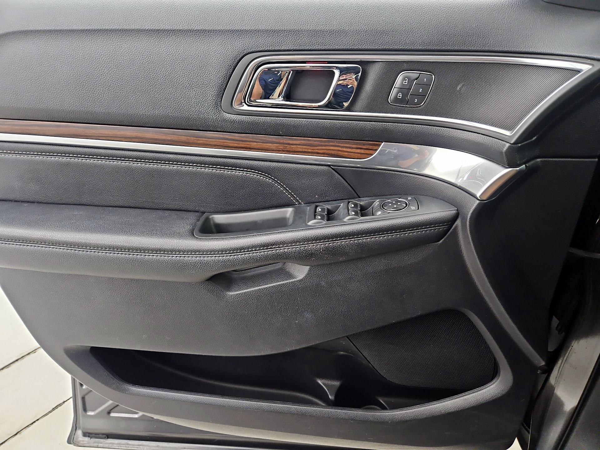 Thumbnail: 2019 Ford Explorer - 12