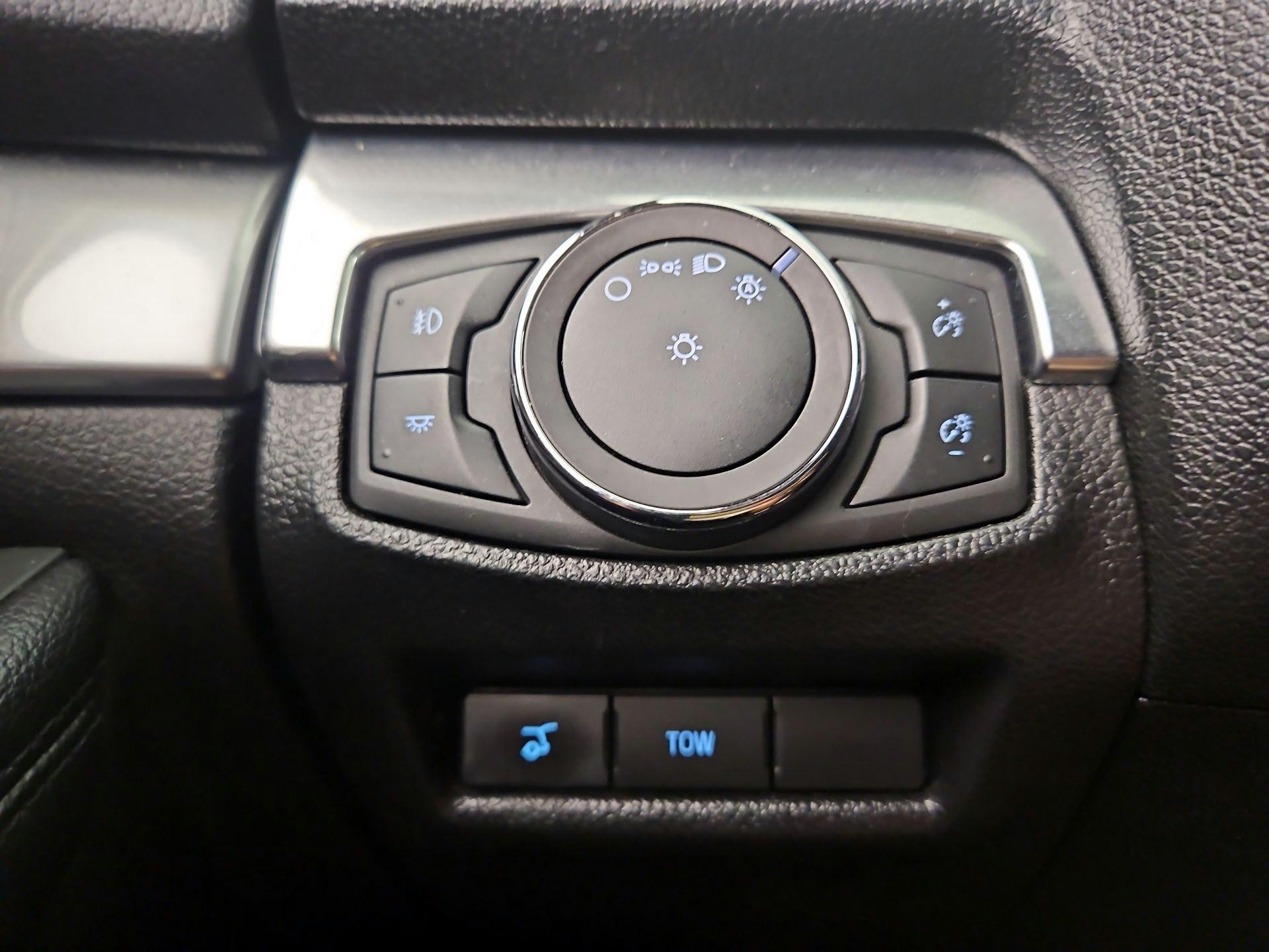 Thumbnail: 2019 Ford Explorer - 13