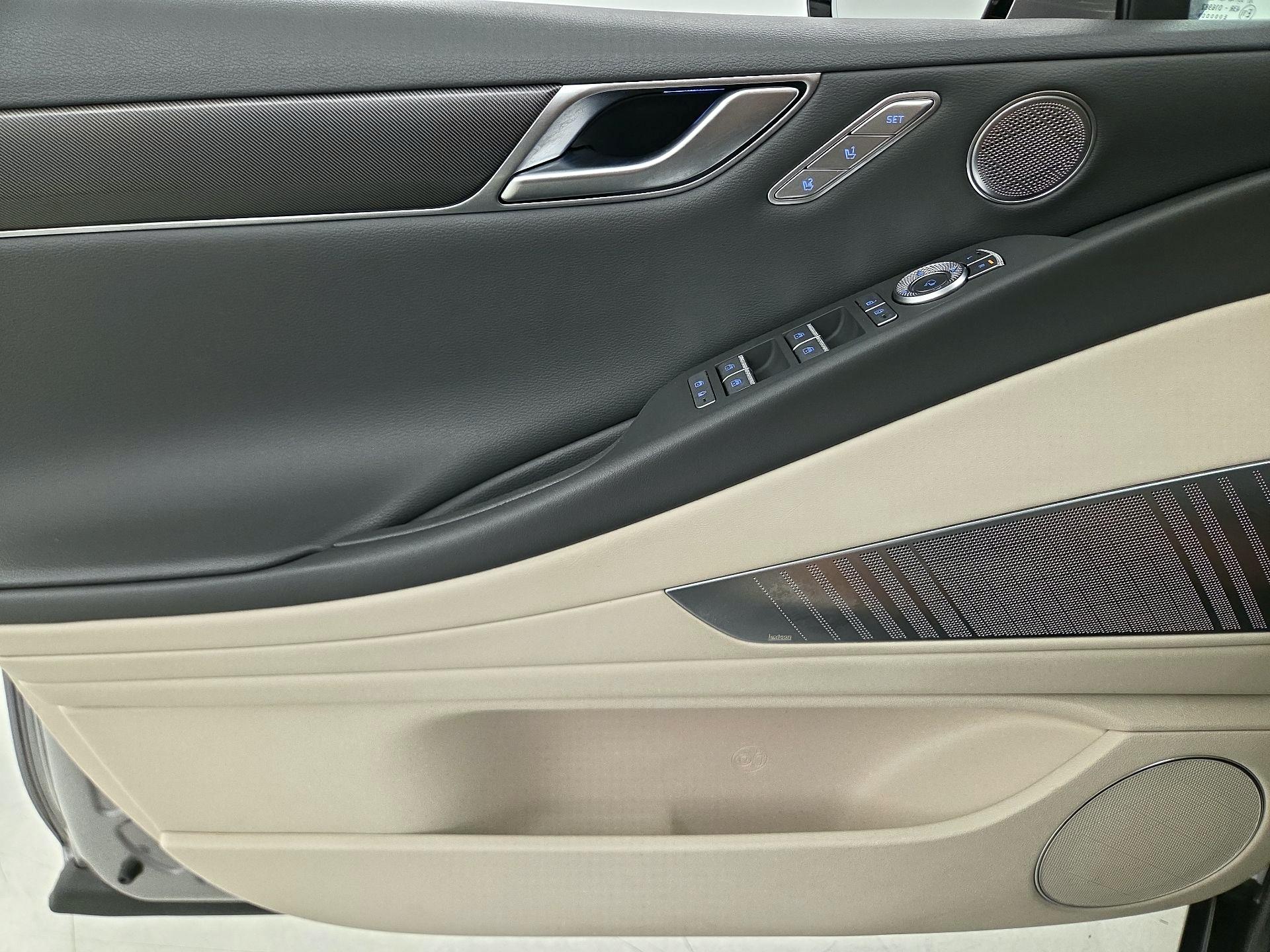 Thumbnail: 2023 Genesis G80 - 12
