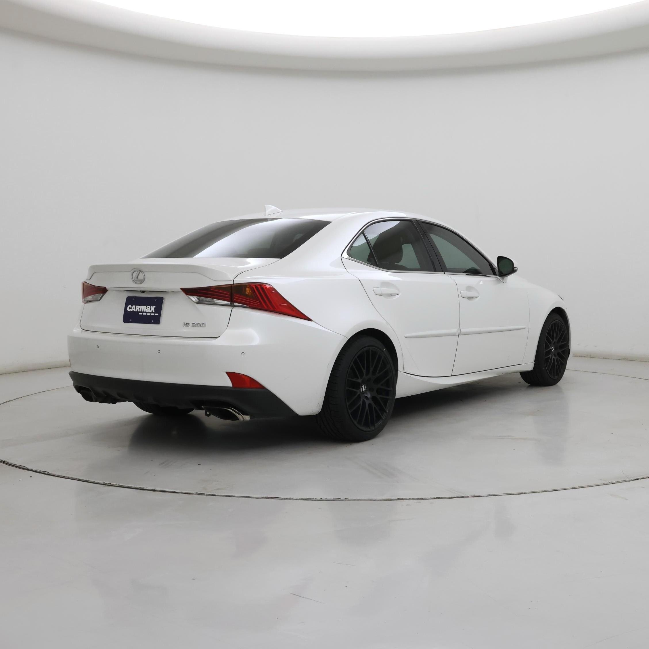 Thumbnail: 2018 Lexus IS - 8