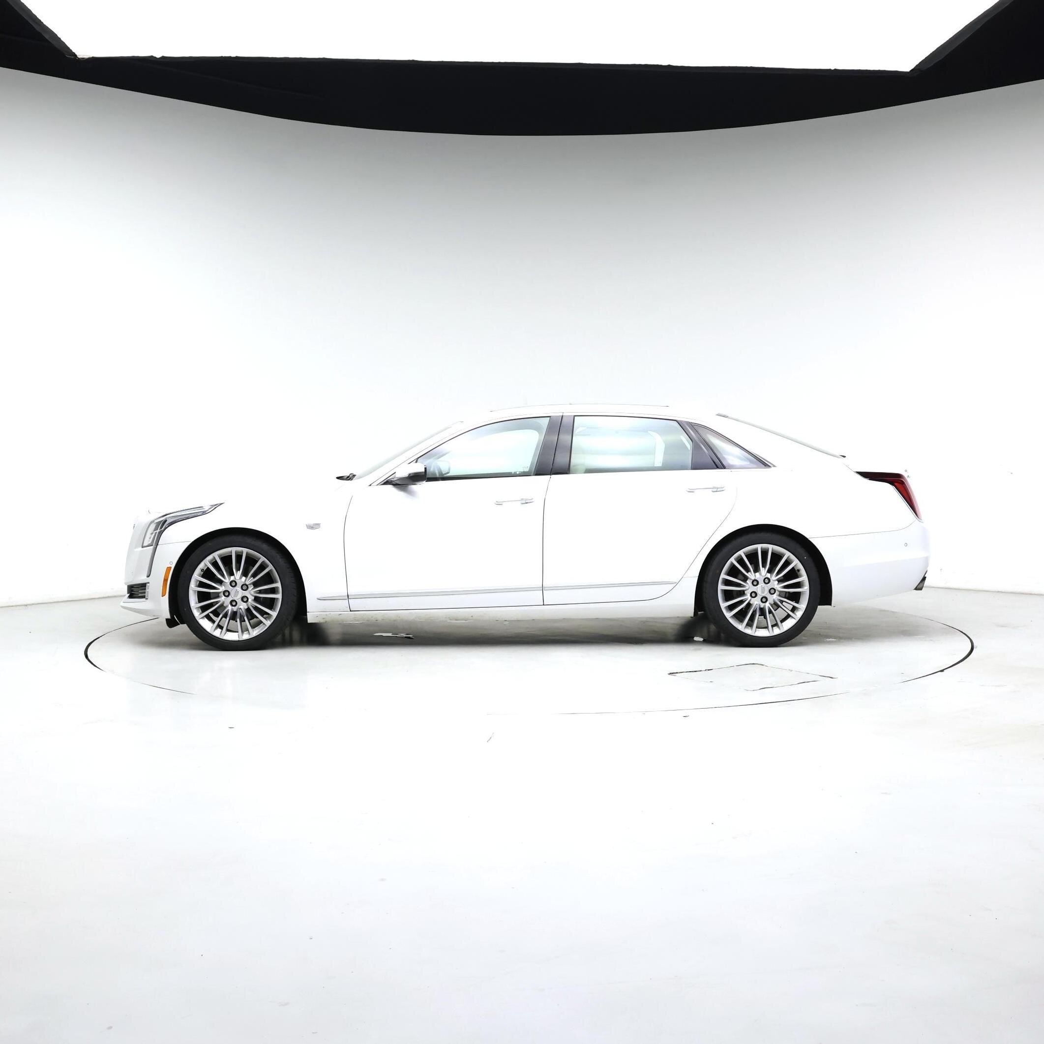 Thumbnail: 2017 Cadillac CT6 - 3
