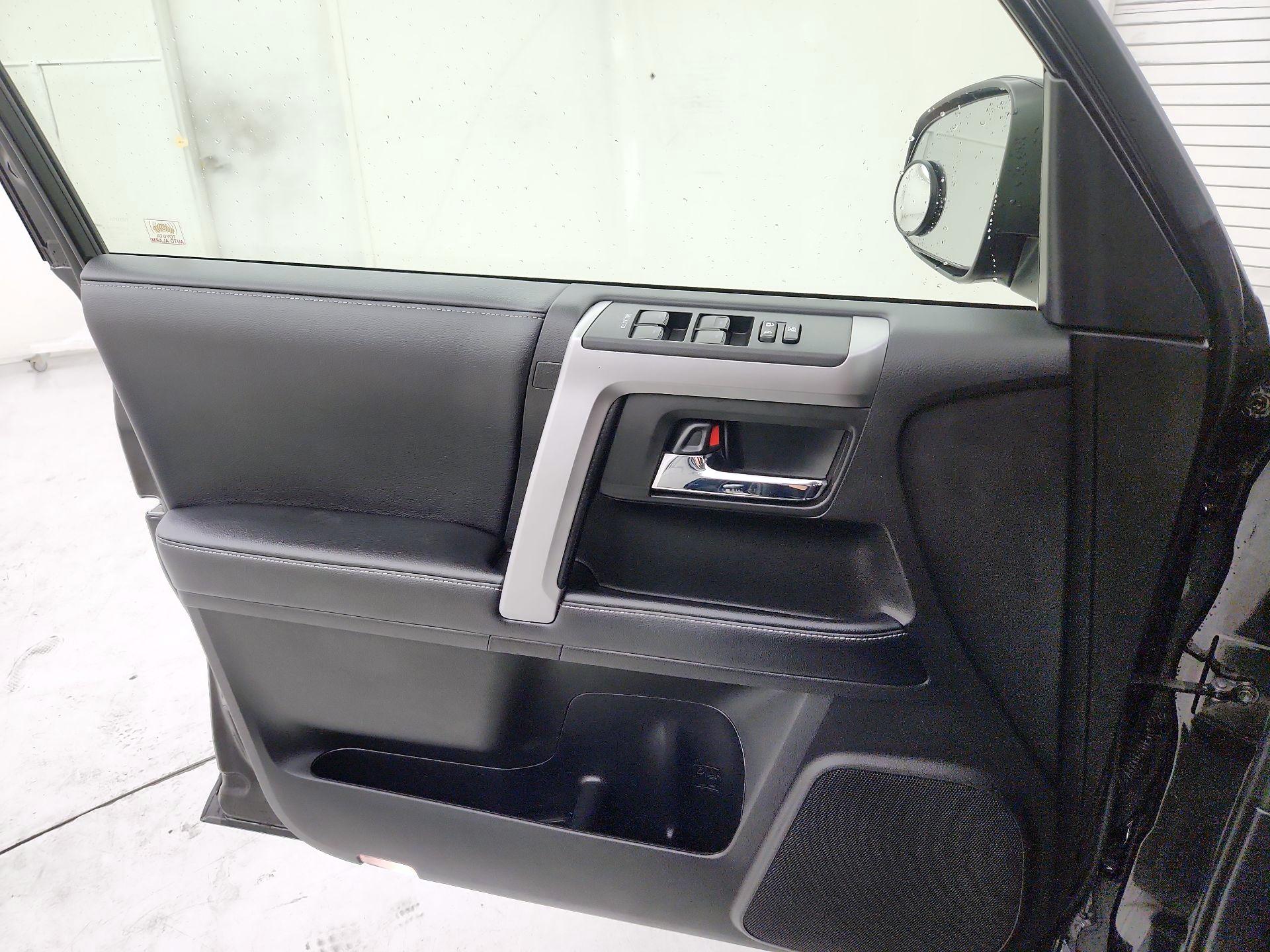 Thumbnail: 2019 Toyota 4Runner - 12