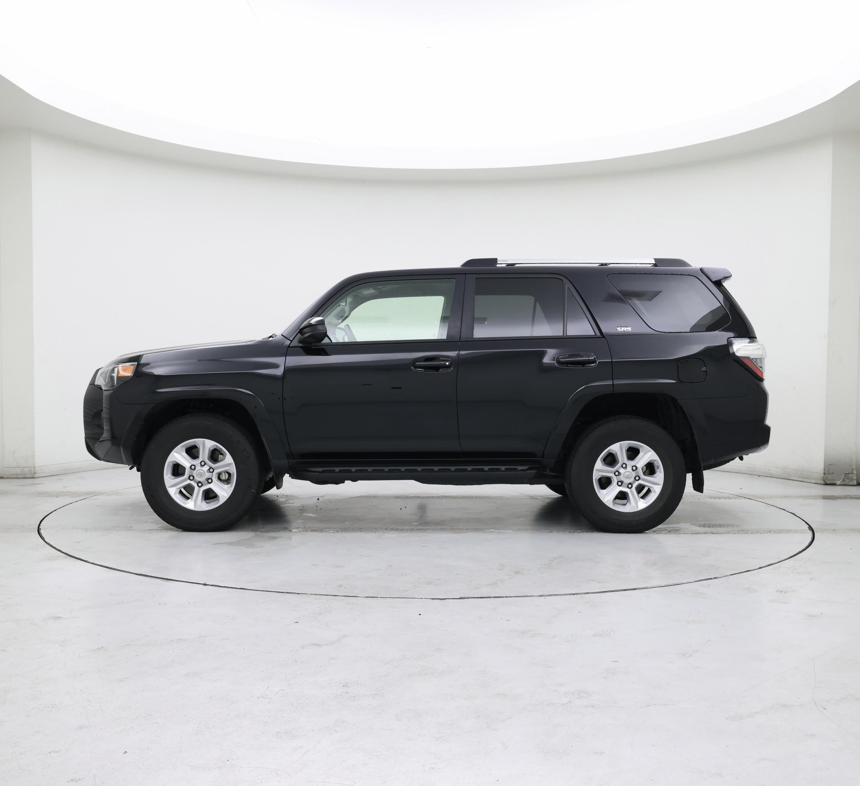 Thumbnail: 2019 Toyota 4Runner - 3